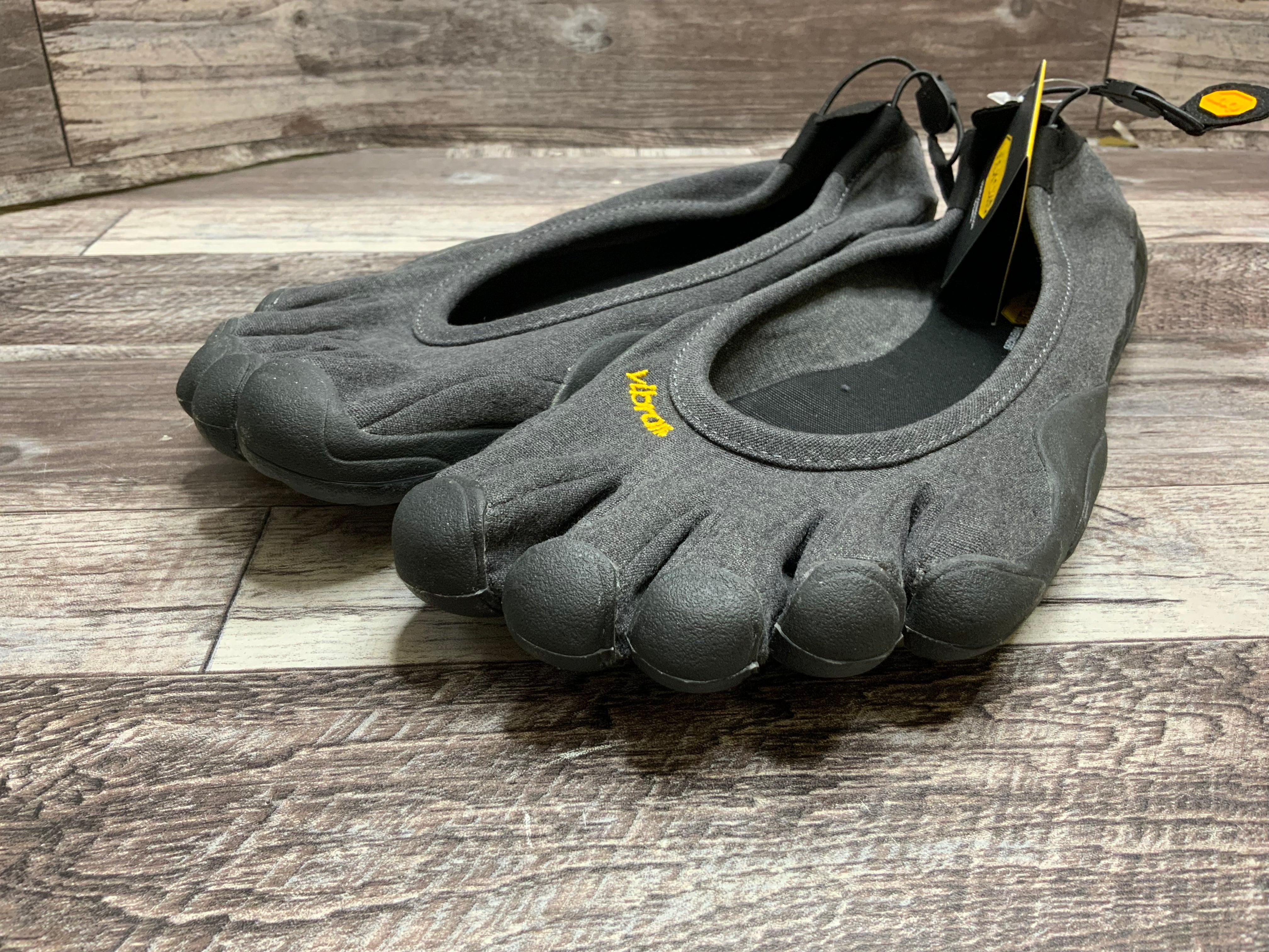 Vibram FiveFingers Men's Classic ECO Shoes (Size US: 13-14 EU:49) (8095337283822)