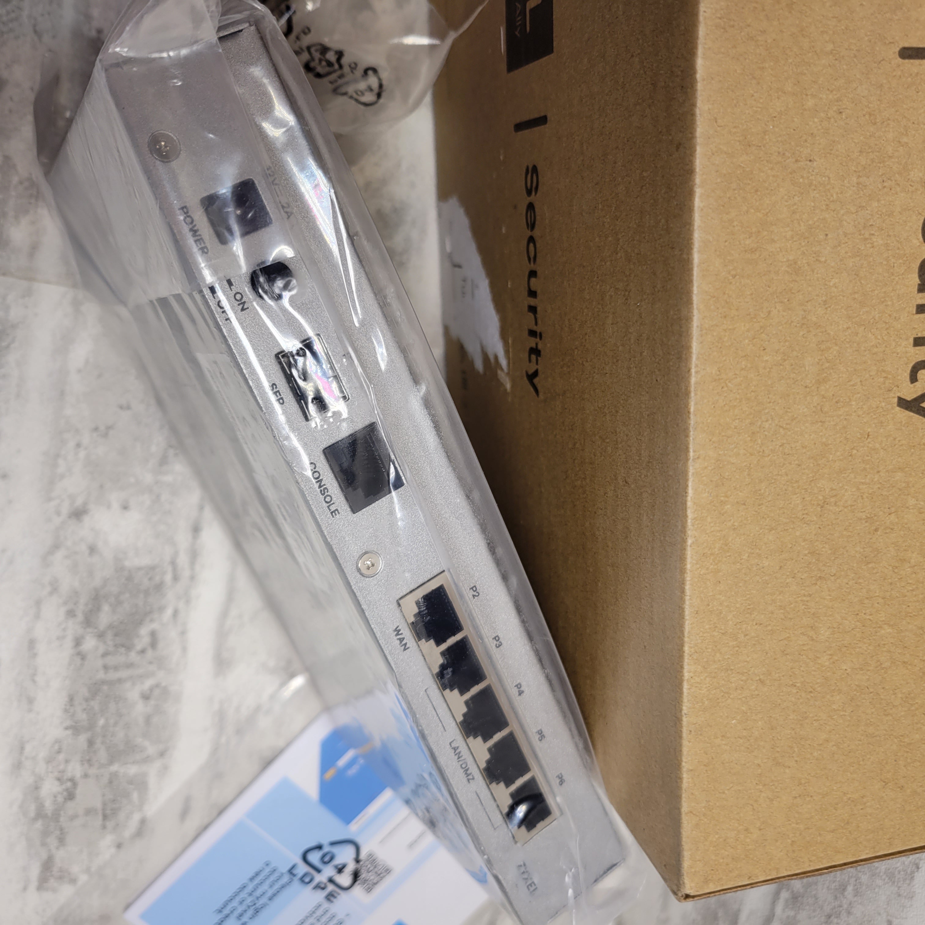 Zyxel ZyWALL 1 Gbps ATP100, Advanced Threat Protection Firewall (7901306126574)