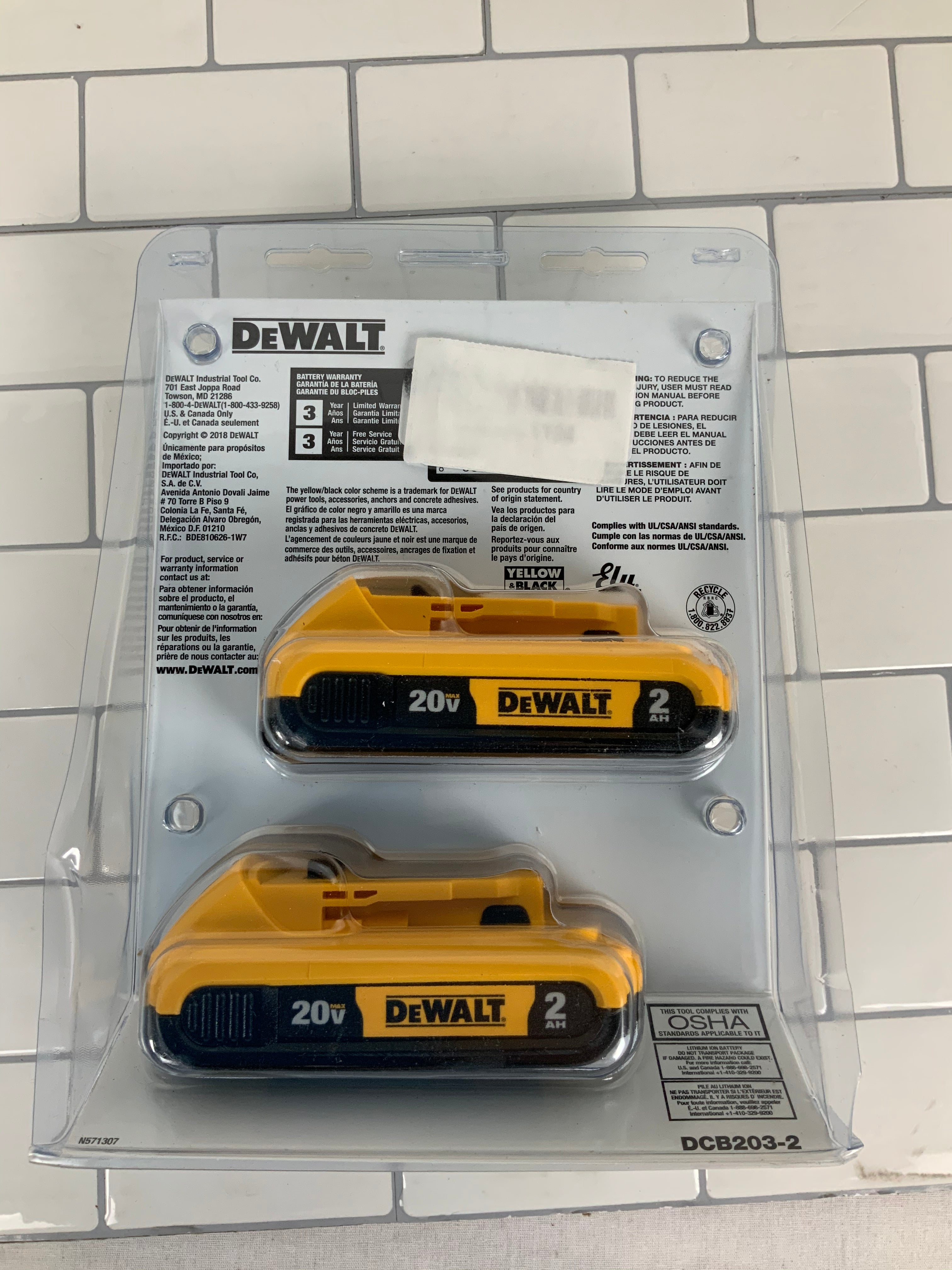 DEWALT 20V MAX Battery, Compact 2.0Ah Double Pack (DCB203-2) (7464237695214)
