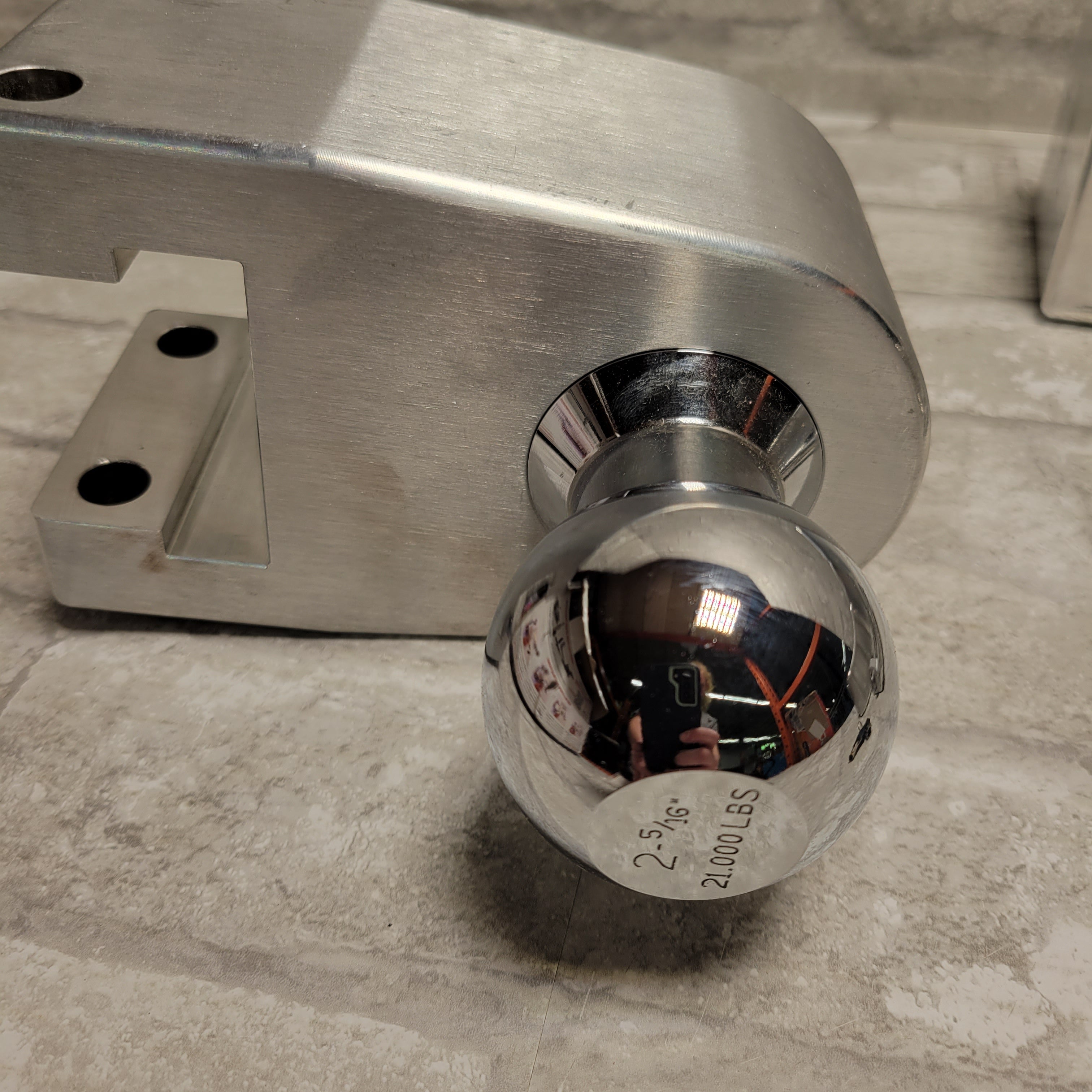 Weigh Safe CTB6-3 180° Adjustable 6