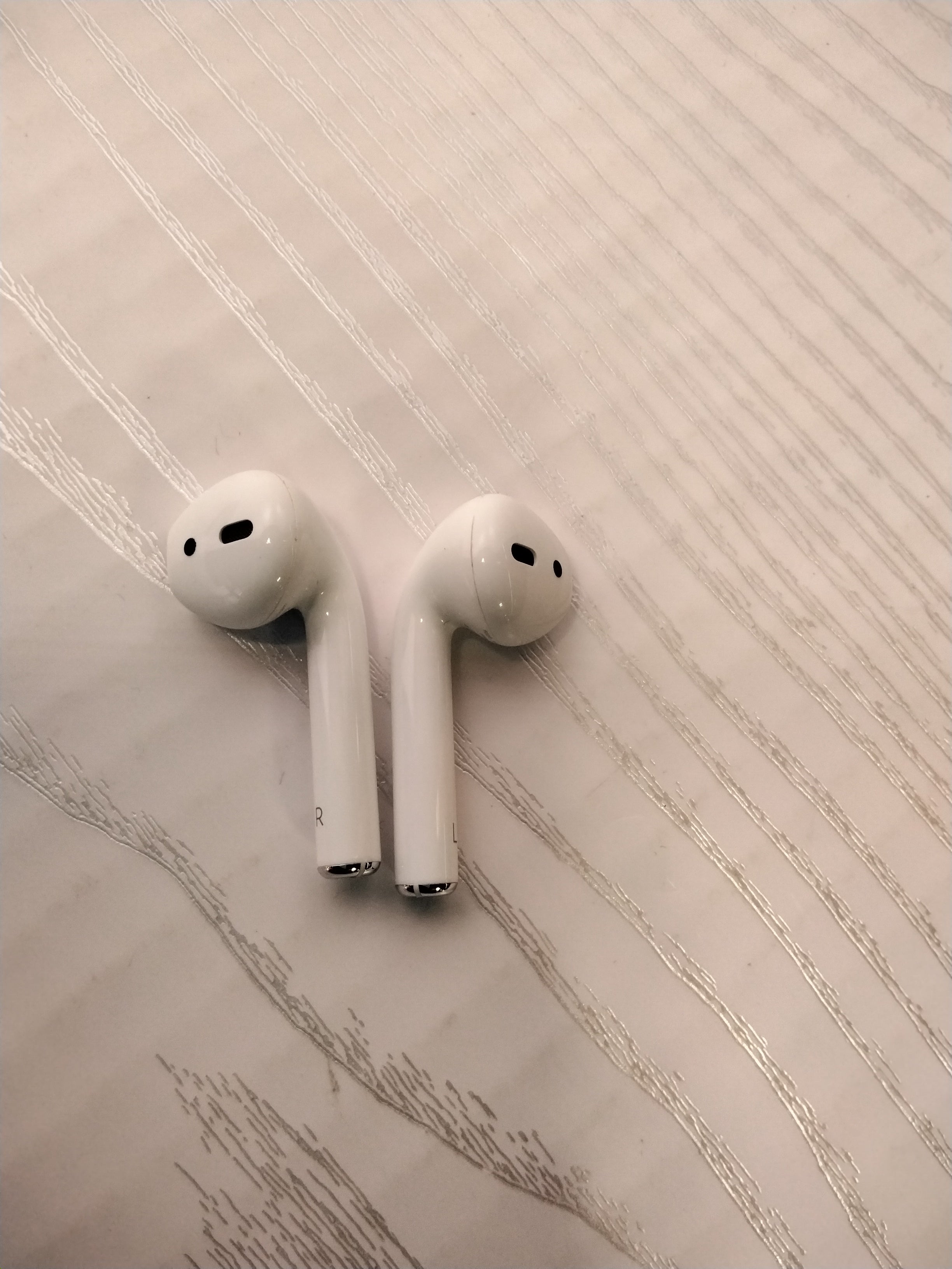 Apple AirPods (2nd Generation) (7761796464878)