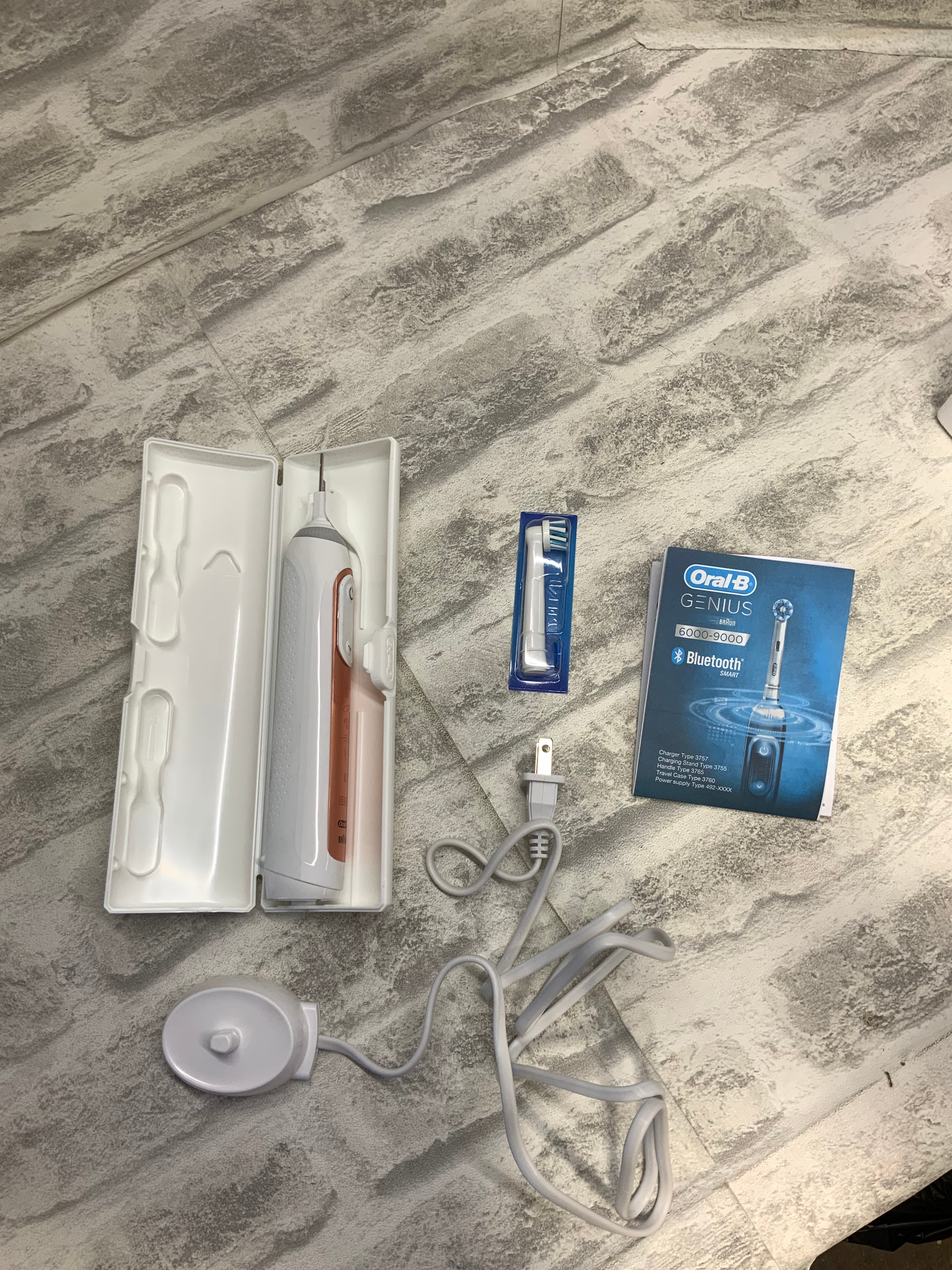 *FOR PARTS, DOES WORK* Oral-B Smart Limited Electric Toothbrush, Rose Gold (7610686505198)