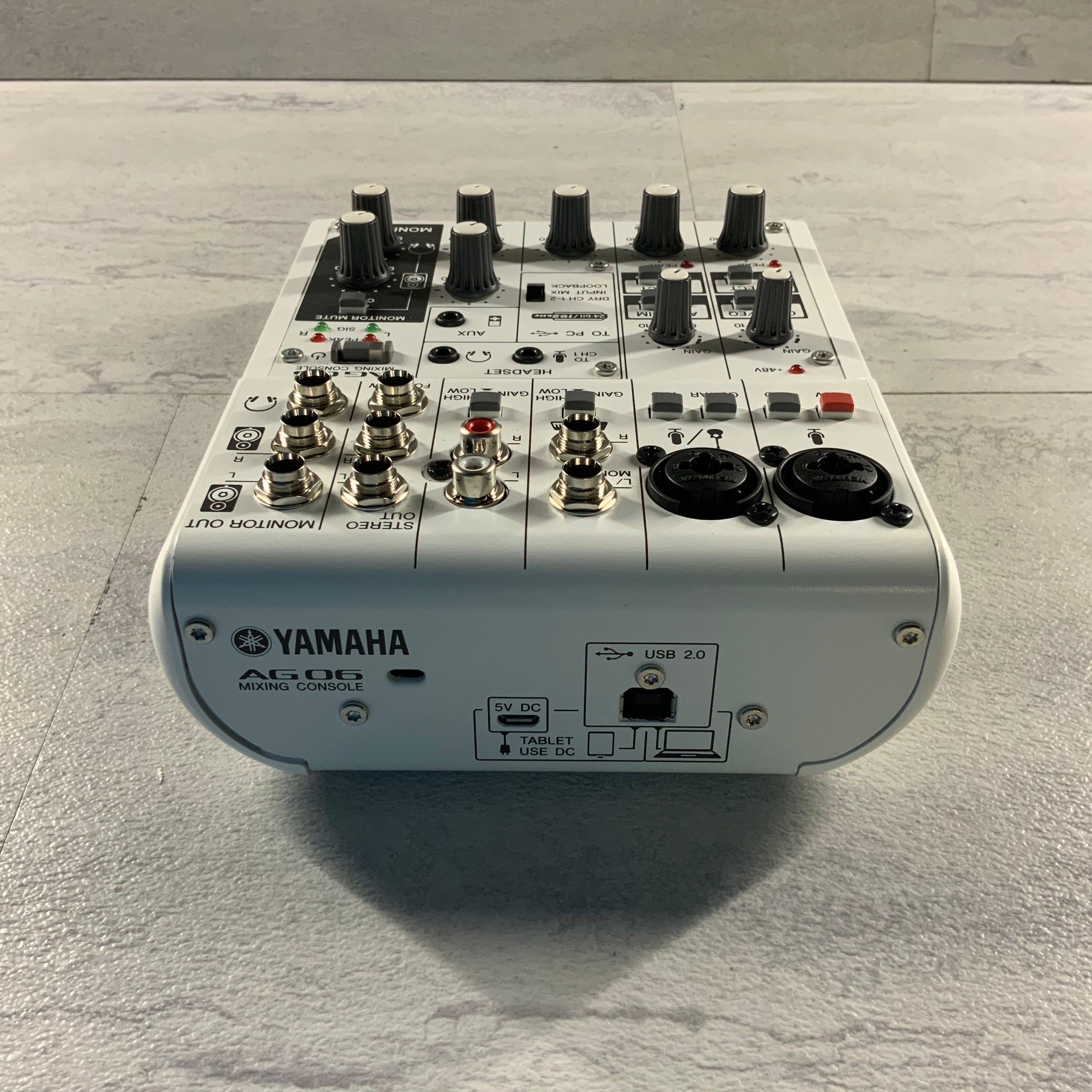 Yamaha AG06 6-Channel Mixer / 2 Microphone , White (6961434329271)