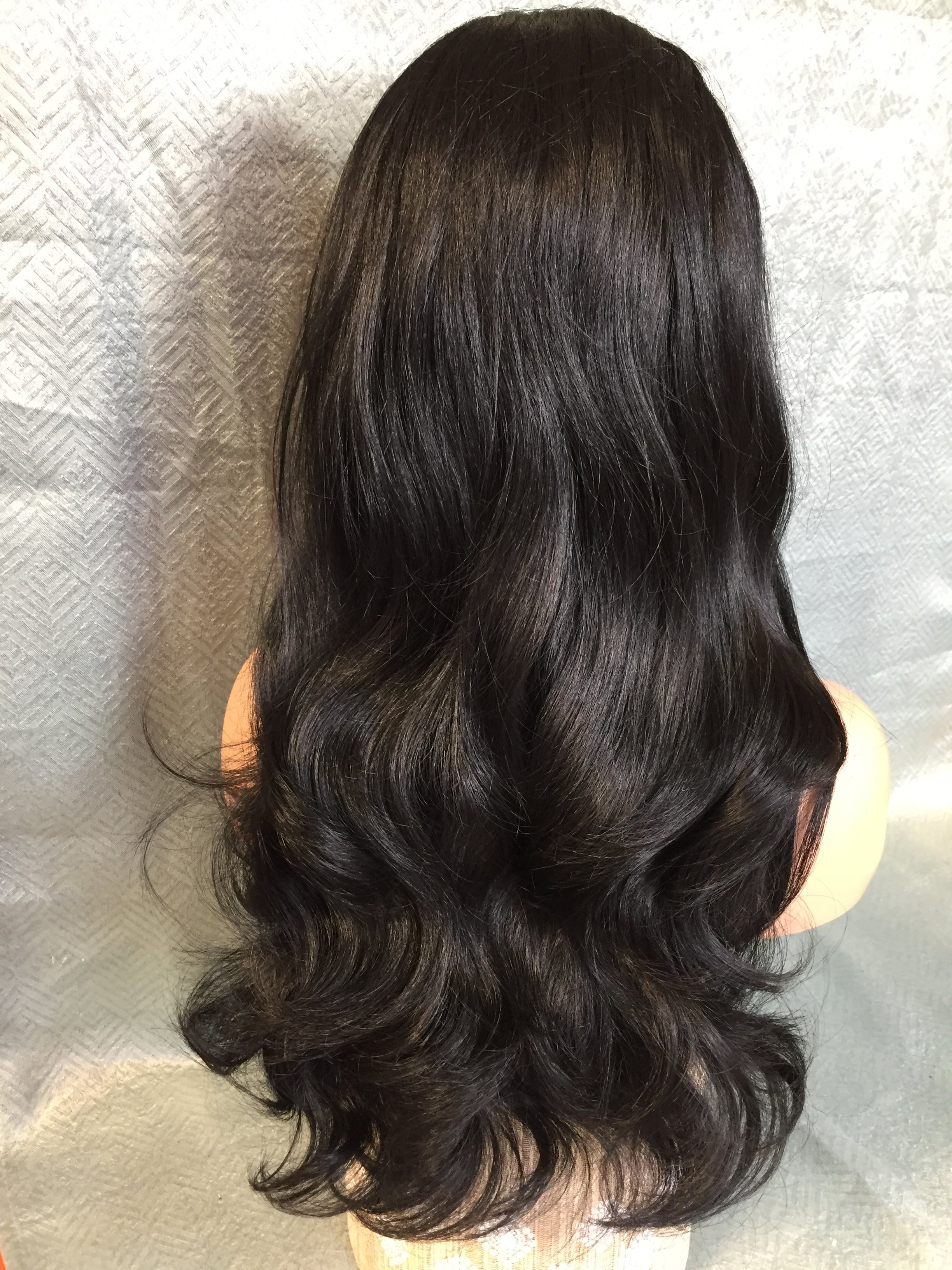 AISI Queens Black Long Wavy 24 Inch Wig with Middle Part Synthetic (7611639955694)