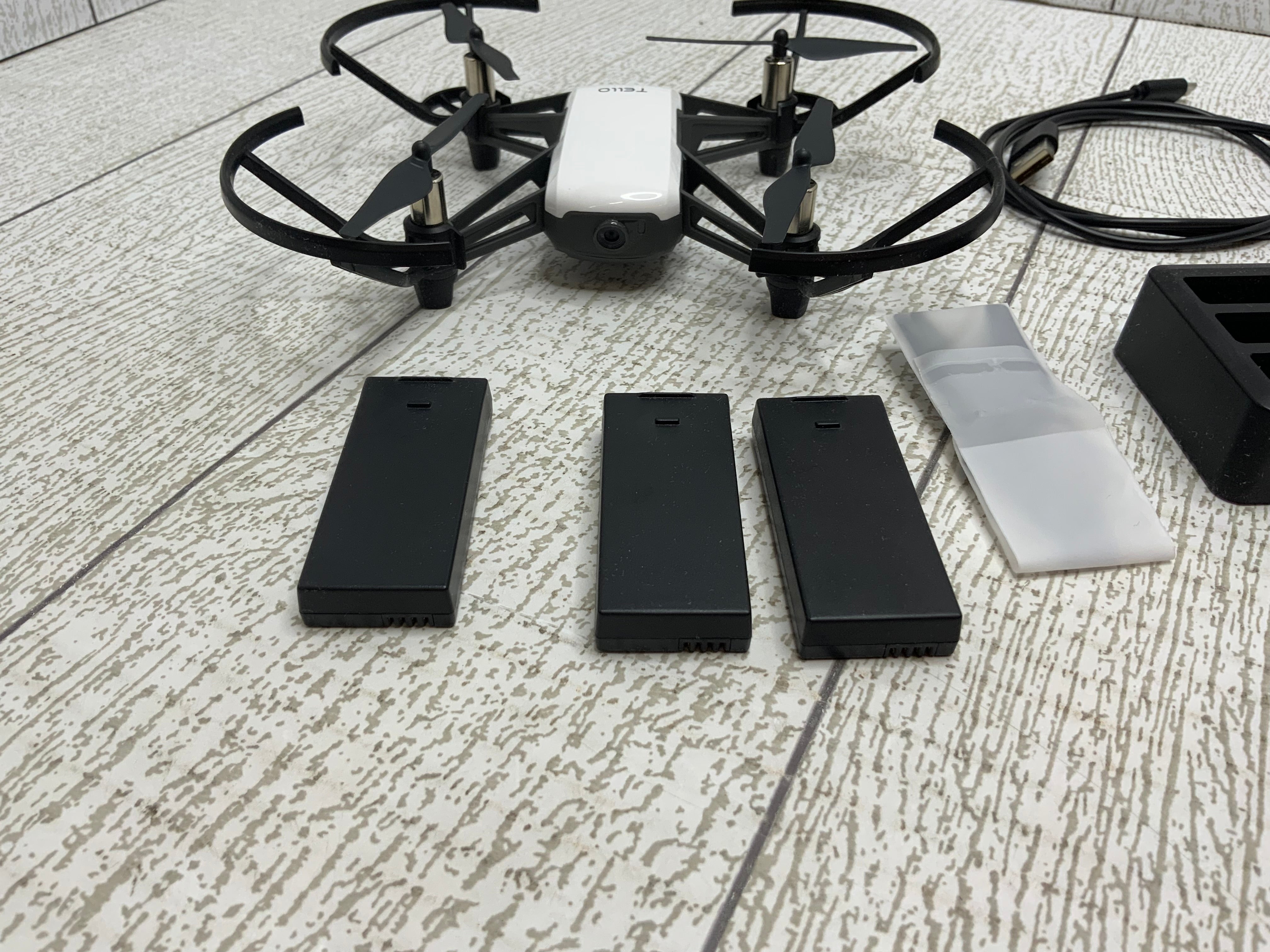 Tello Quadcopter Drone with HD Camera and VR,Powered by DJI Technology (8039879934190)