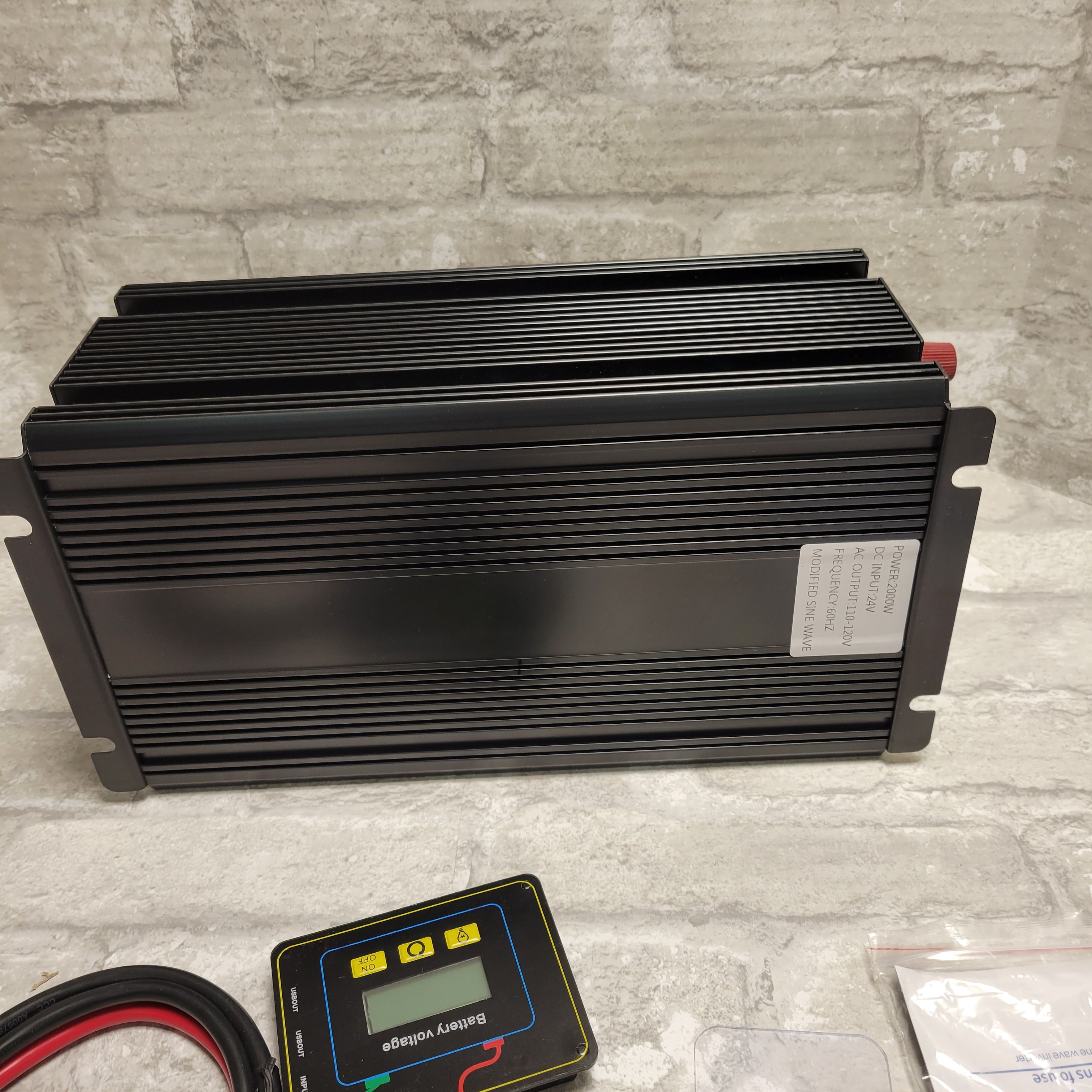VEVOR Power Inverter Modified Sine Wave Inverter 2000W DC24V to AC120V Converter (8026822836462)