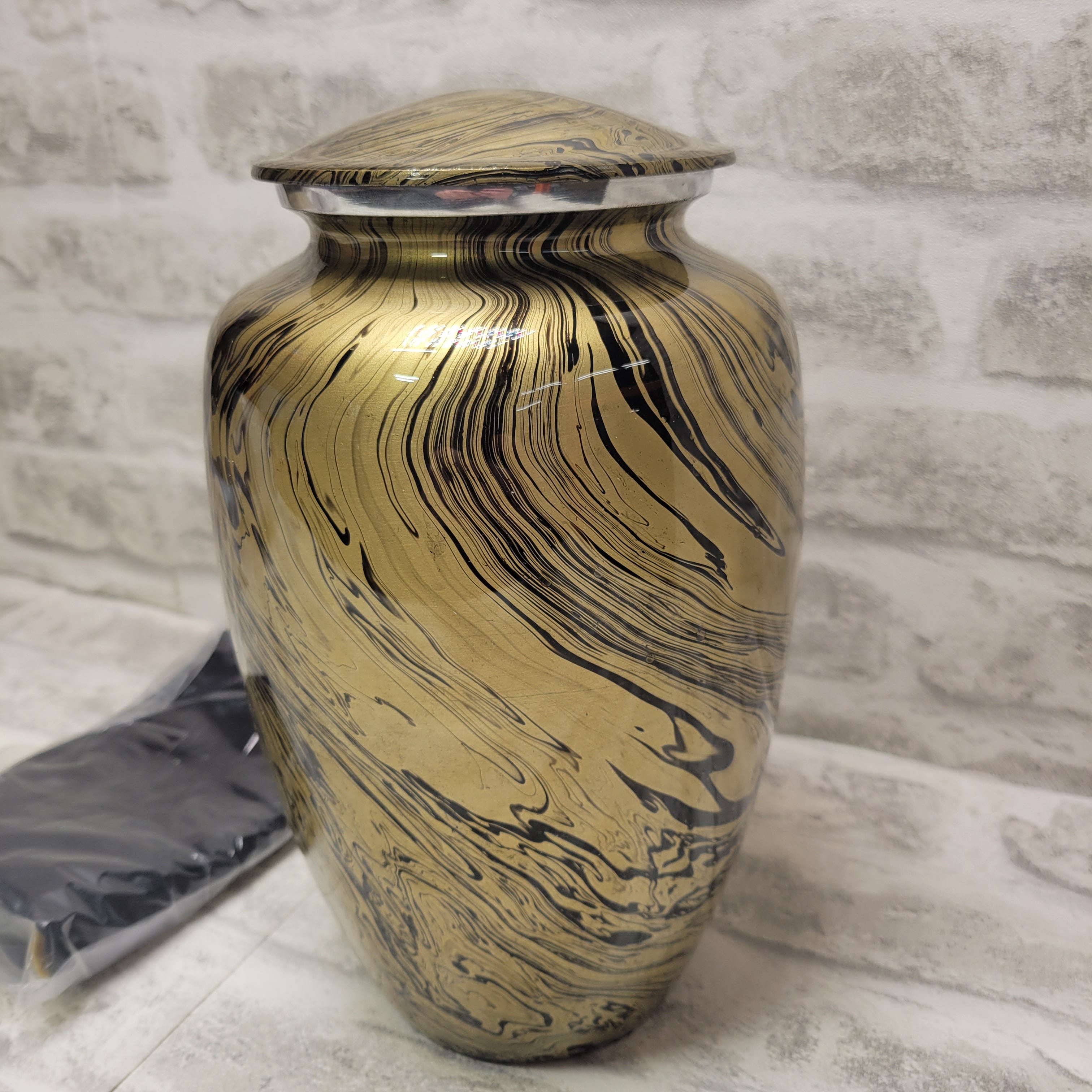 Desert Sands Beautiful Adult Cremation Urn for Human Ashes, Gold/Black (7617184530670)