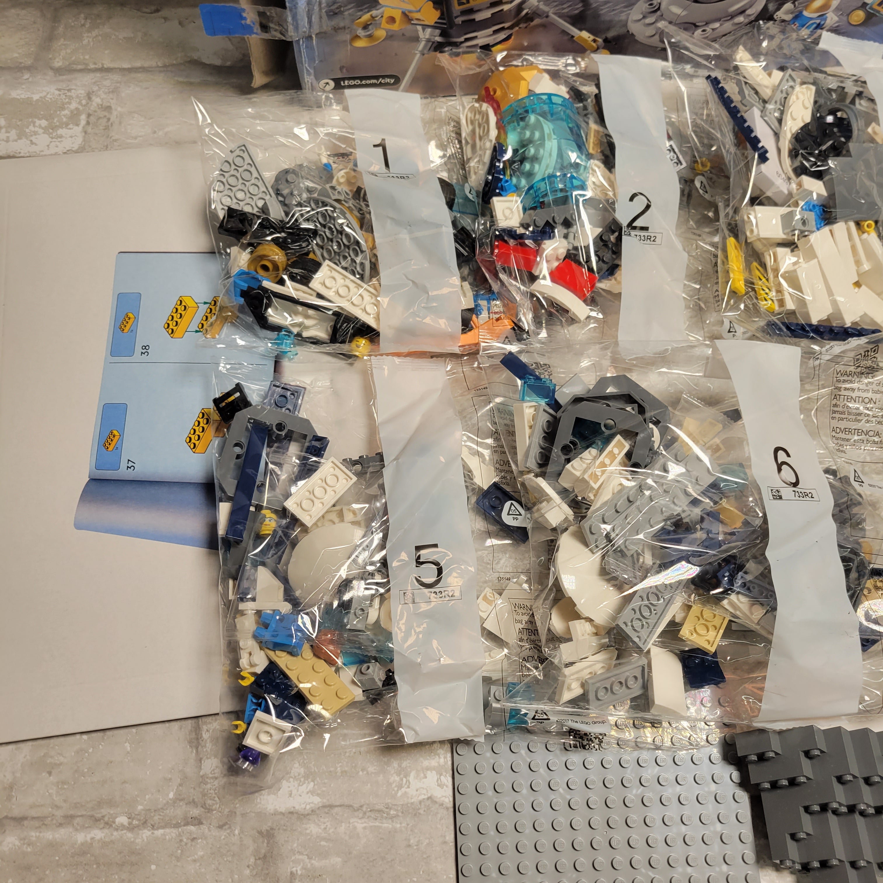 LEGO CITY: Lunar Research Base (60350) (8051234570478)
