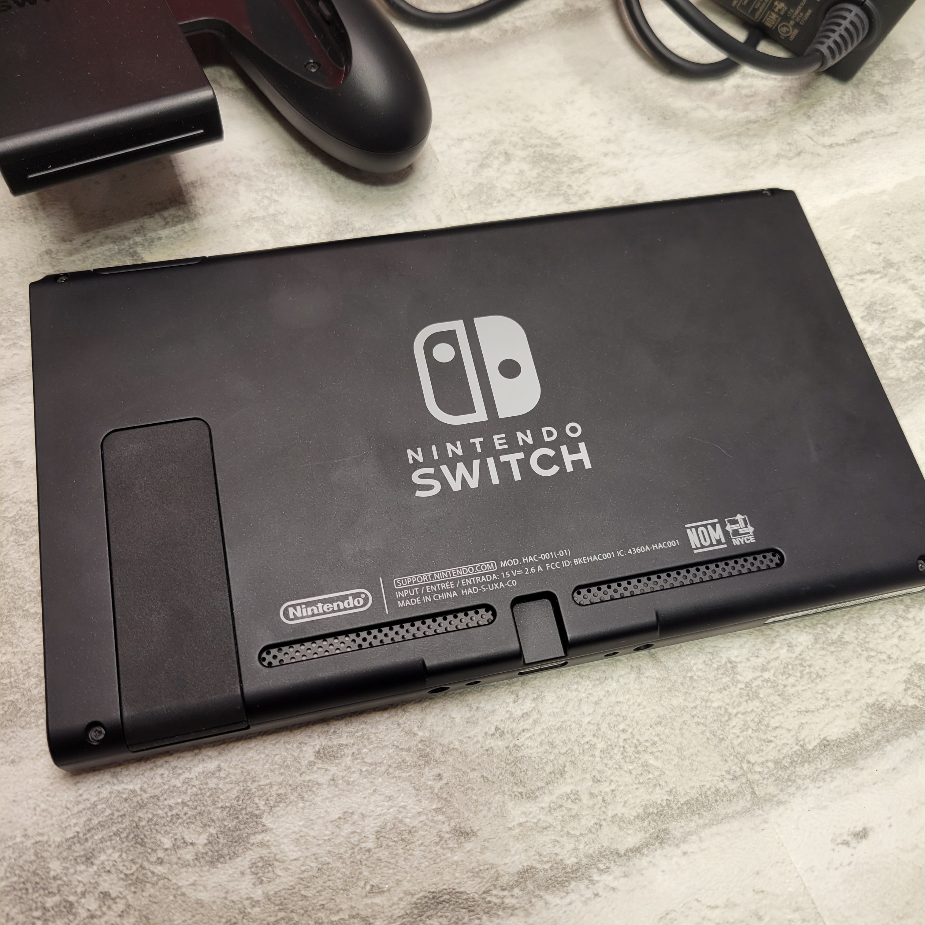 *NOT WORKING* Nintendo Switch with Gray Joy‑Con - HAC-001(-01) (7695878684910)