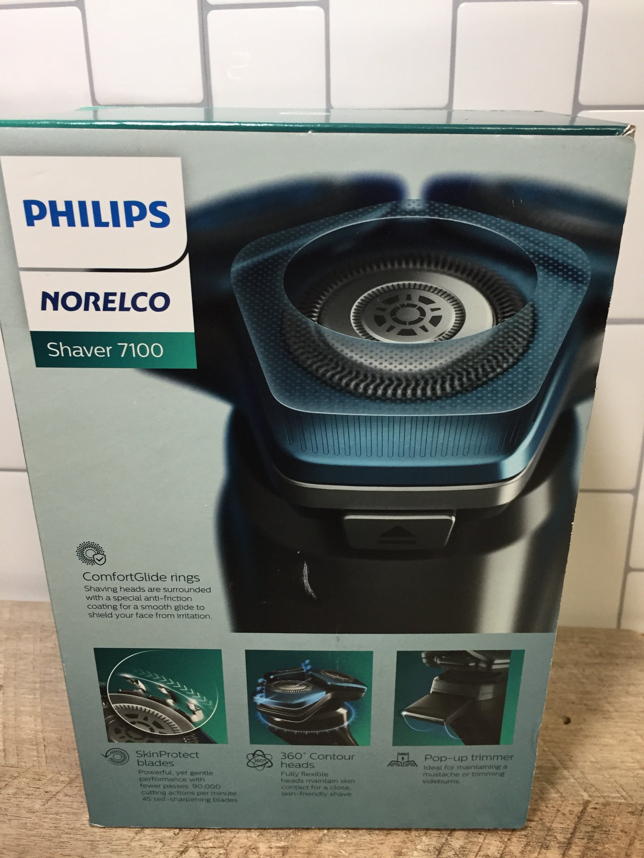 Philips Norelco Shaver 7100, Rechargeable Wet & Dry Electric Shaver S7788/82 (7339721654510)