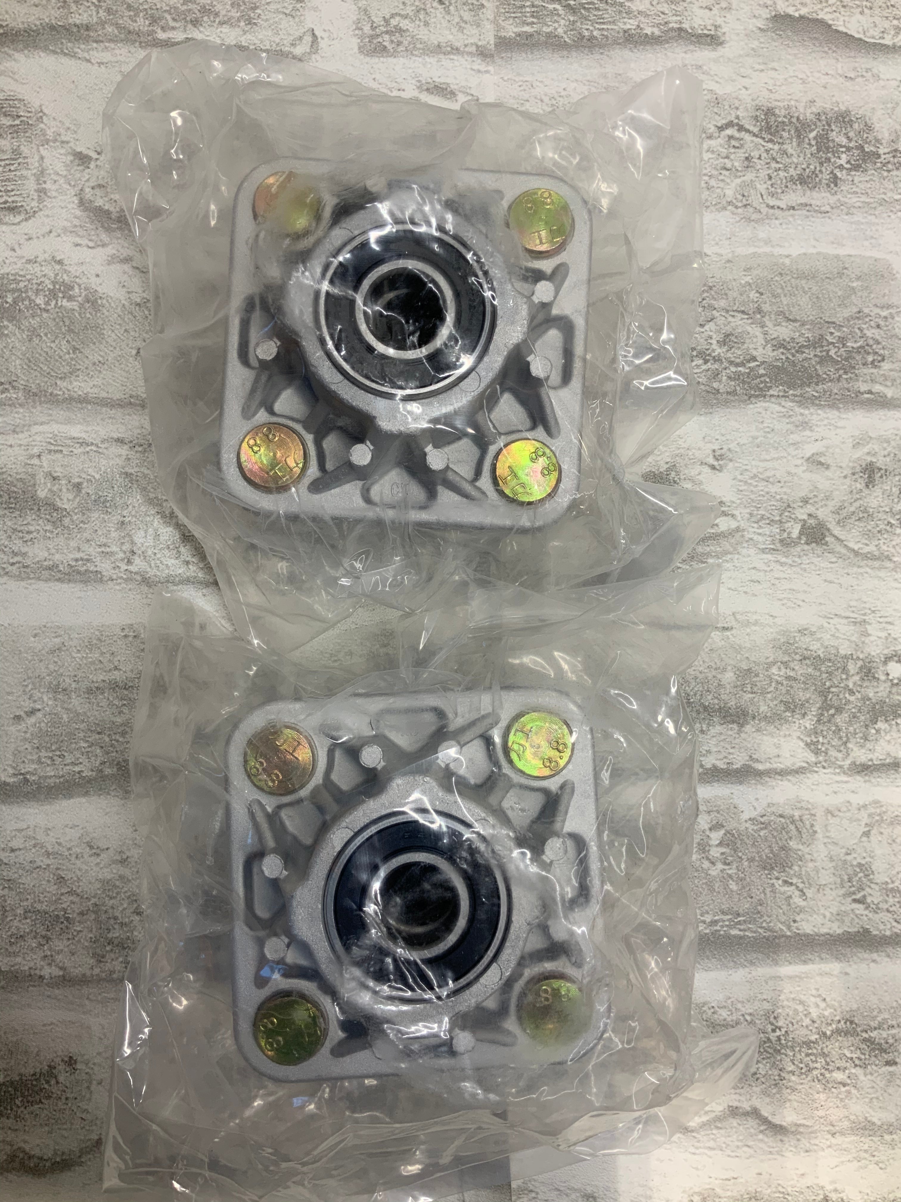 10L0L Golf Cart Front Wheel Hub with Bearing Races Assembly (7529084780782)