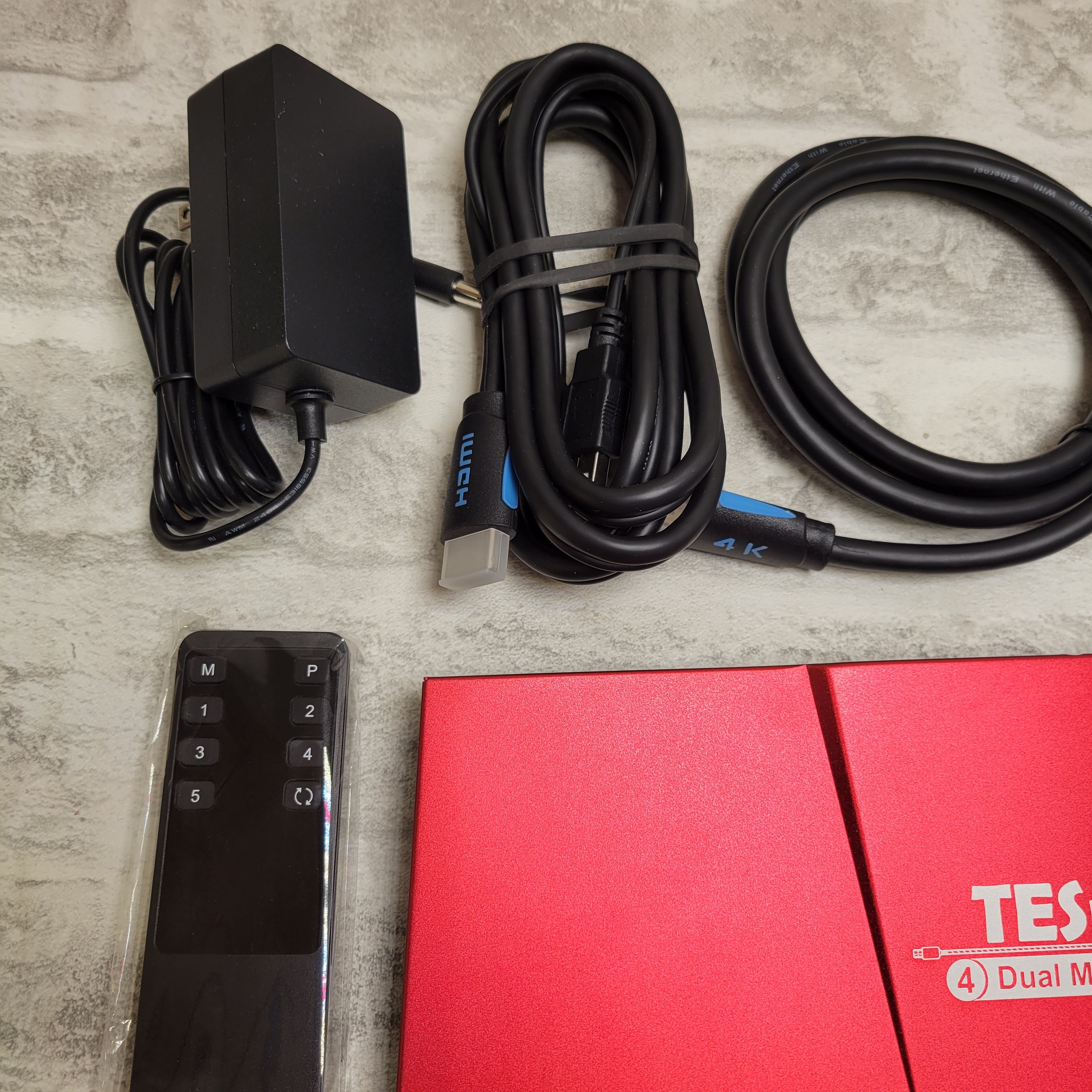 TESmart Dual HDMI 4x2 Dual Monitor KVM Switch 2 Port Updated 4K @ 60Hz,(Red) (7670606889198)