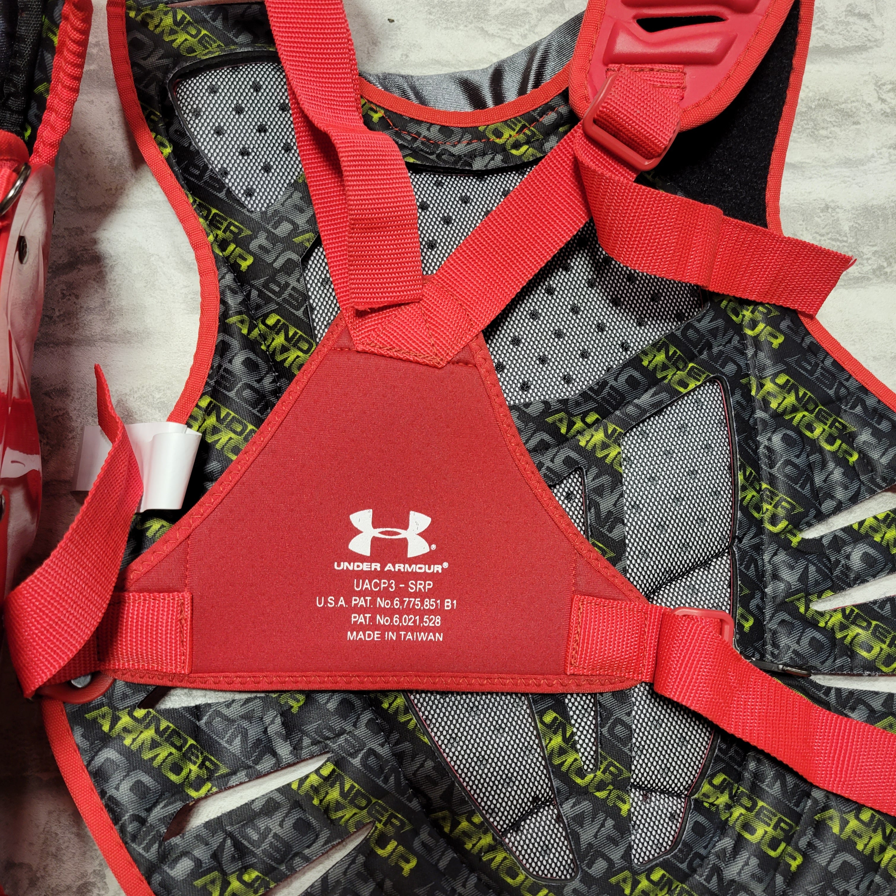Under Armour Pro 4 Senior Ages 12-16 Catcher's Kit UACKCC4-SRP, Red (7742181376238)