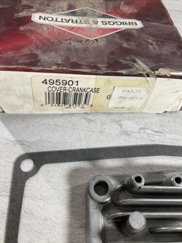 Briggs & Stratton OPPOSED CYLINDER Engine Crankcase Cover 495901 NOS (6922815996087)