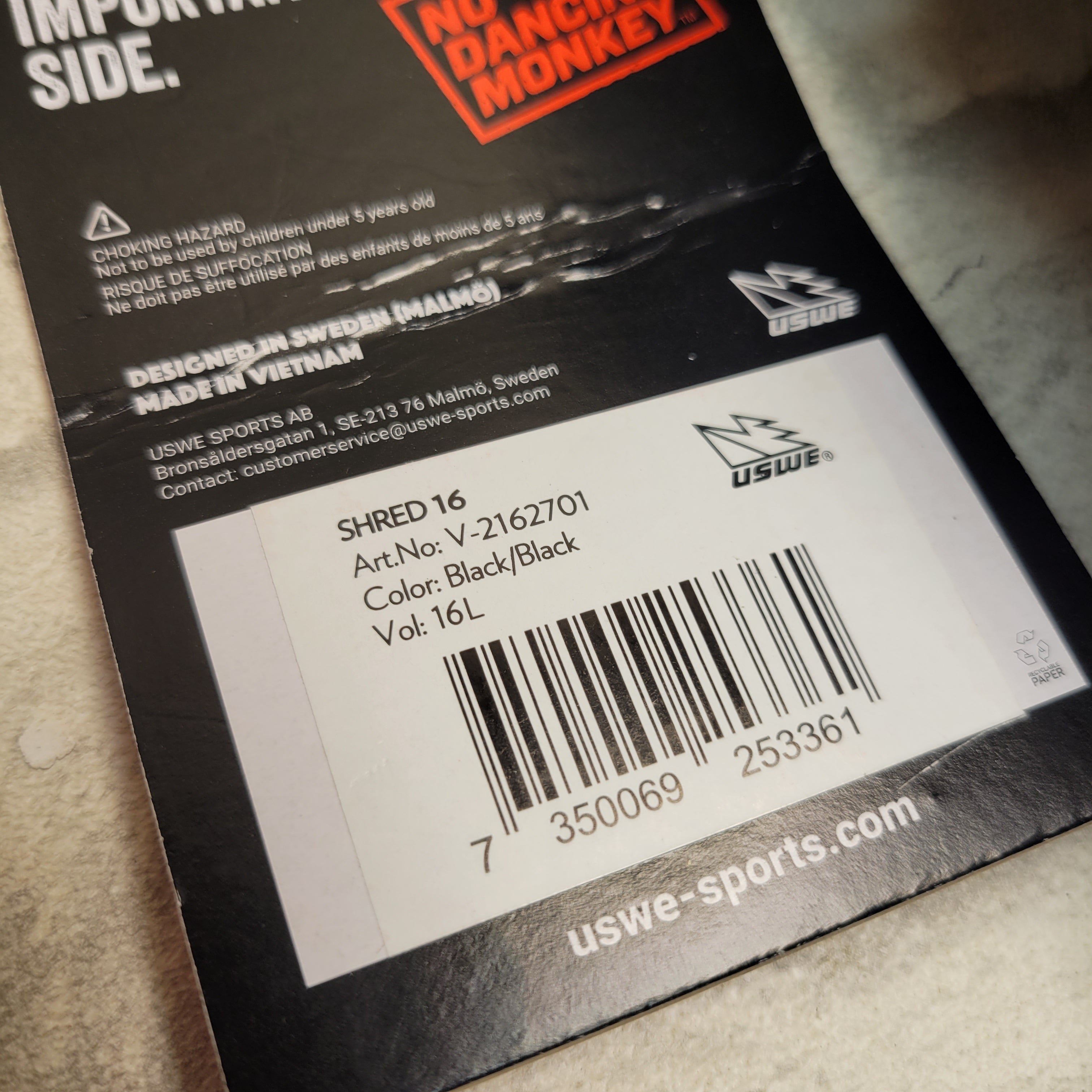 USWE Shred 16 Backpack - Carbon Black (7911616217326)