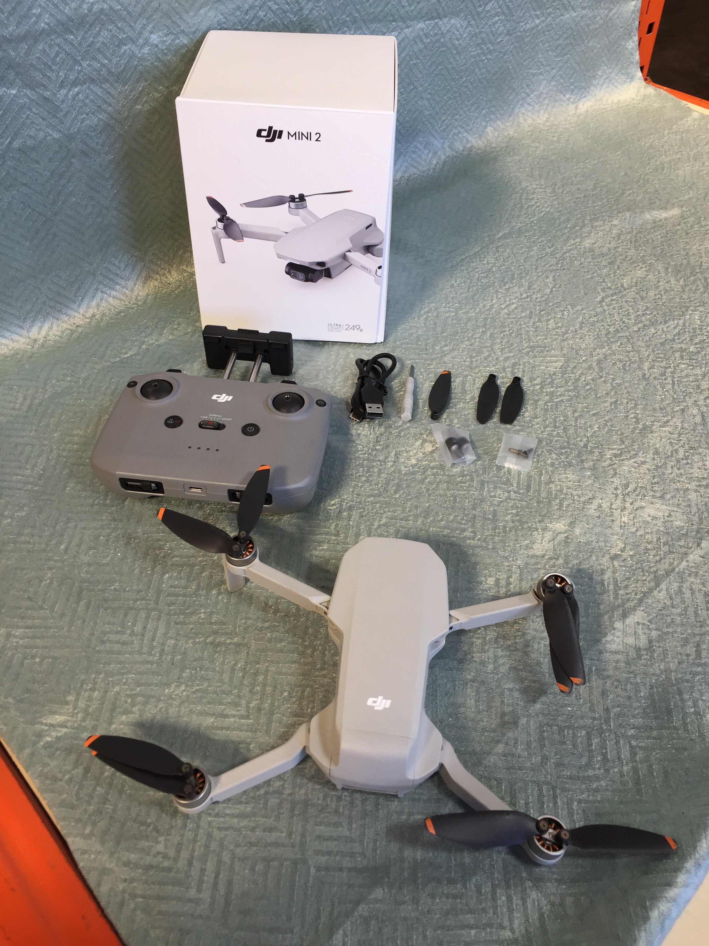 **PARTS ONLY** DJI Mini 2 – Ultralight and Foldable Drone Quadcopter *DEFECTIVE* (7544040259822)