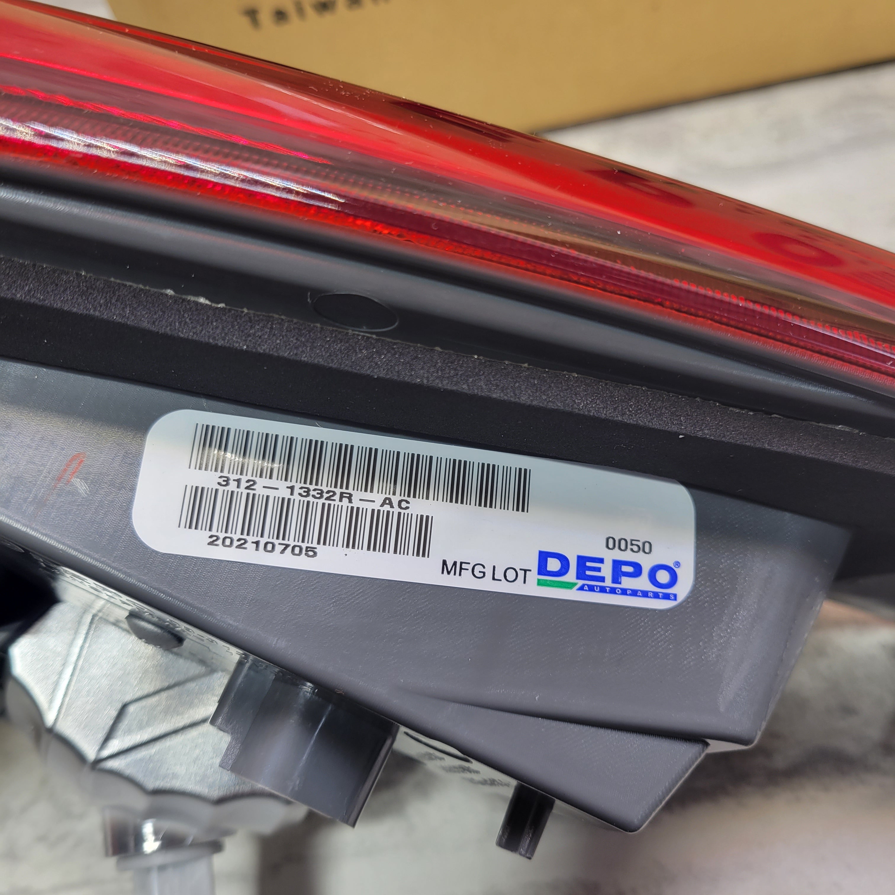 Depo 3121332RAC - Passenger Side Inner Replacement Tail Light (7617178042606)