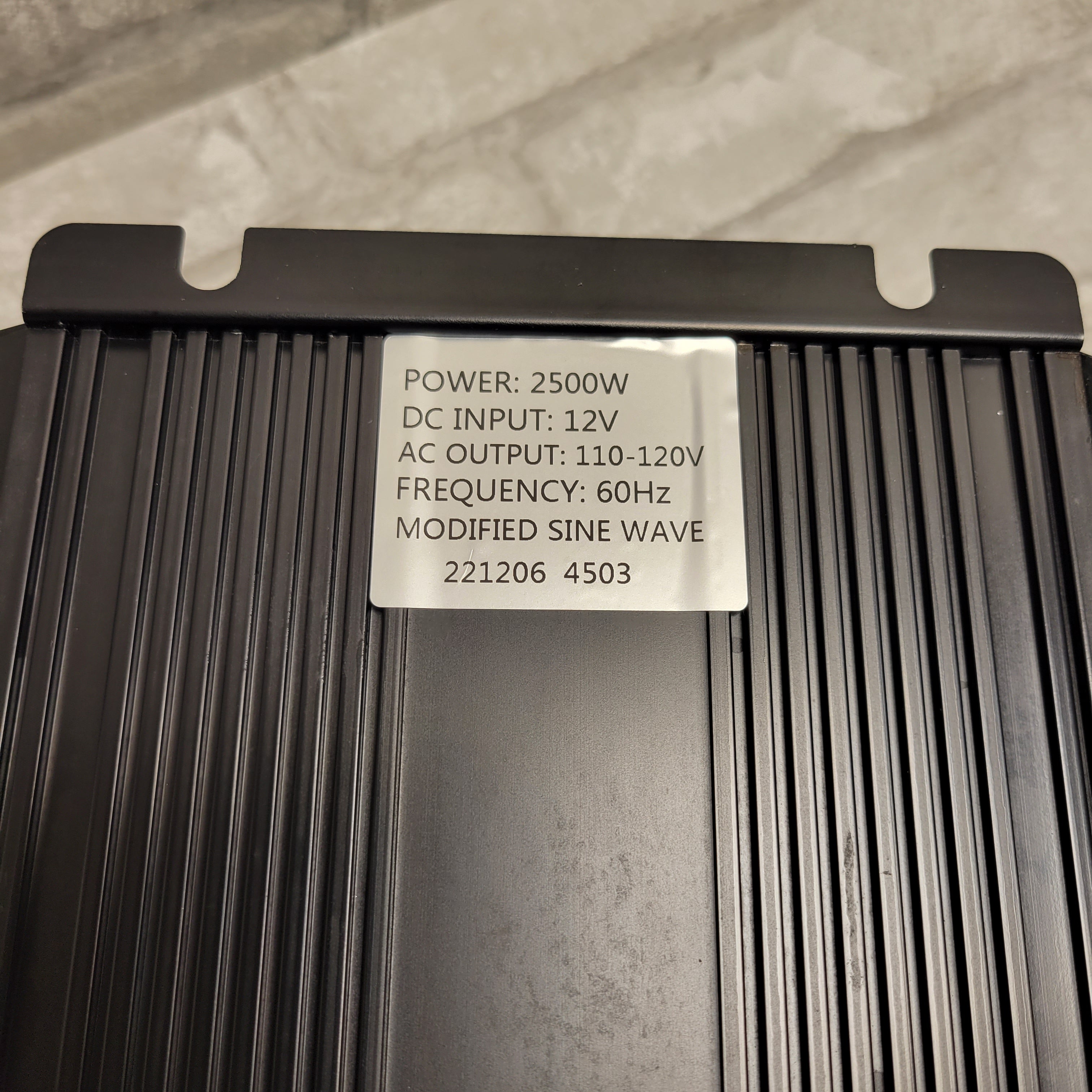VEVOR Power Inverter Modified Sine Wave Inverter 2500W DC12V to AC120V Converter (8049470865646)
