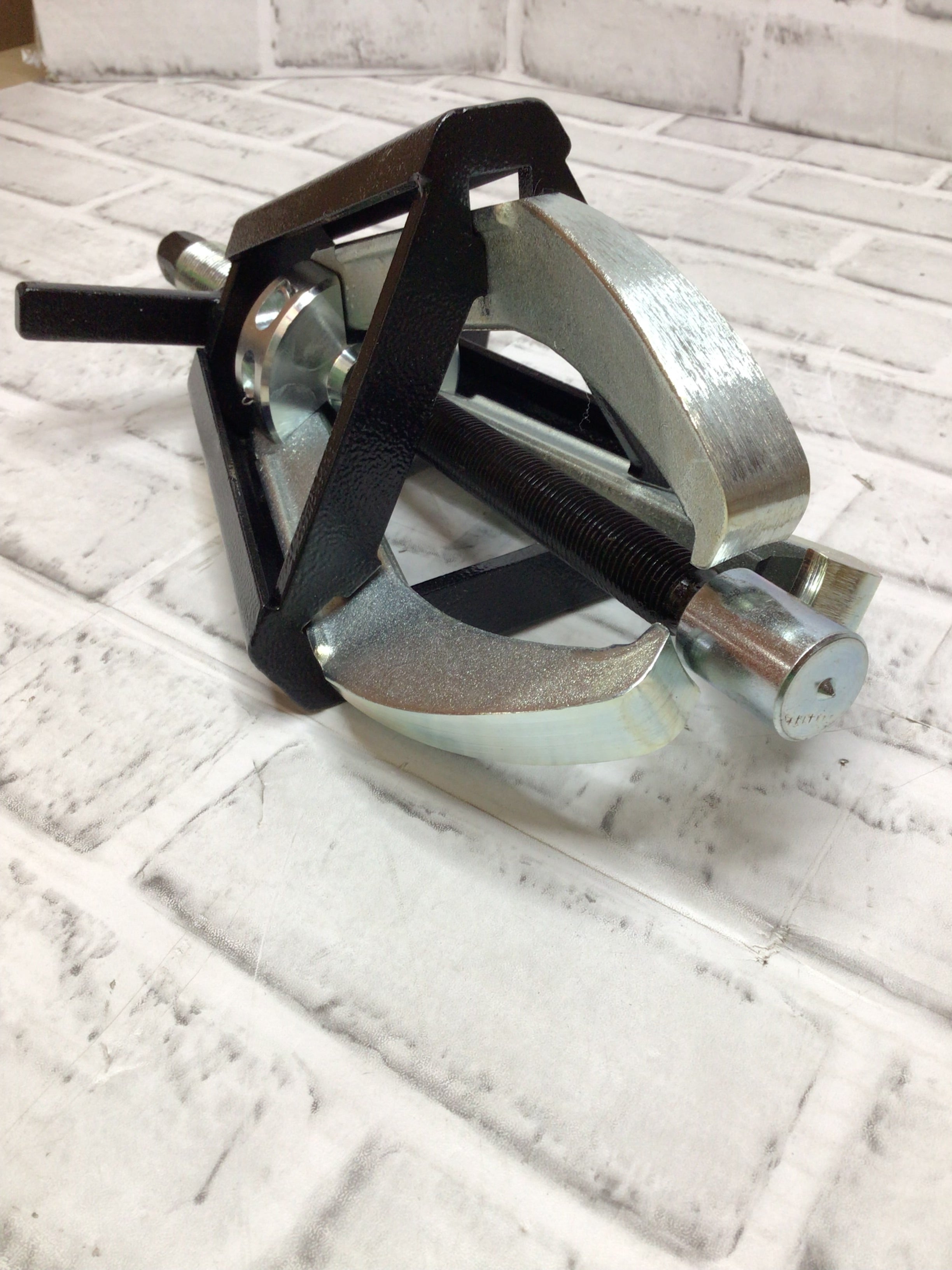 Posi Lock 106 Manual Caged Jaw Puller, 3 Jaws, 10 Tons Capacity, 6" Re