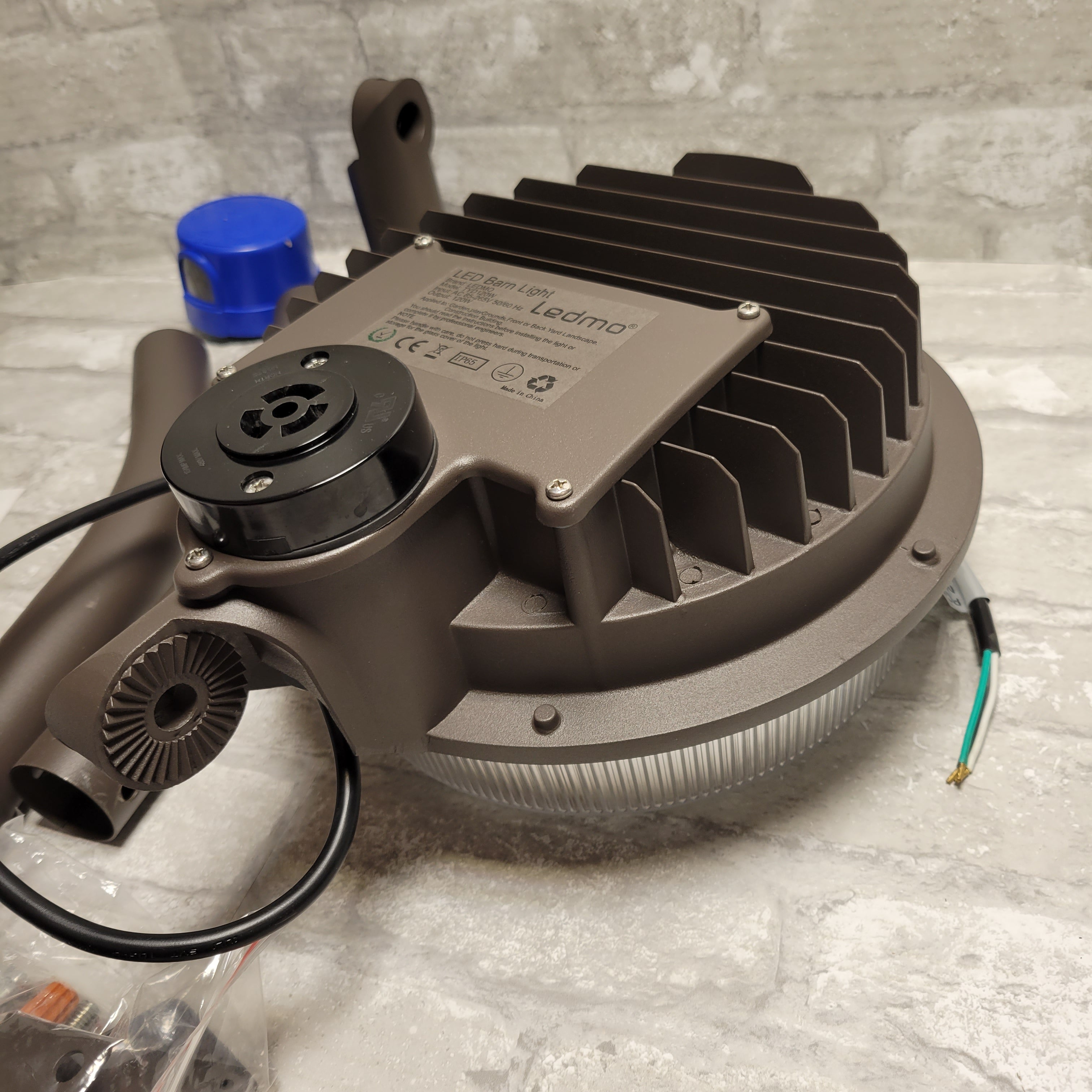 120W LED Barn Lights Adjustable Angle with Monuting Arm 18000lm Dusk to Dawn (8050854527214)