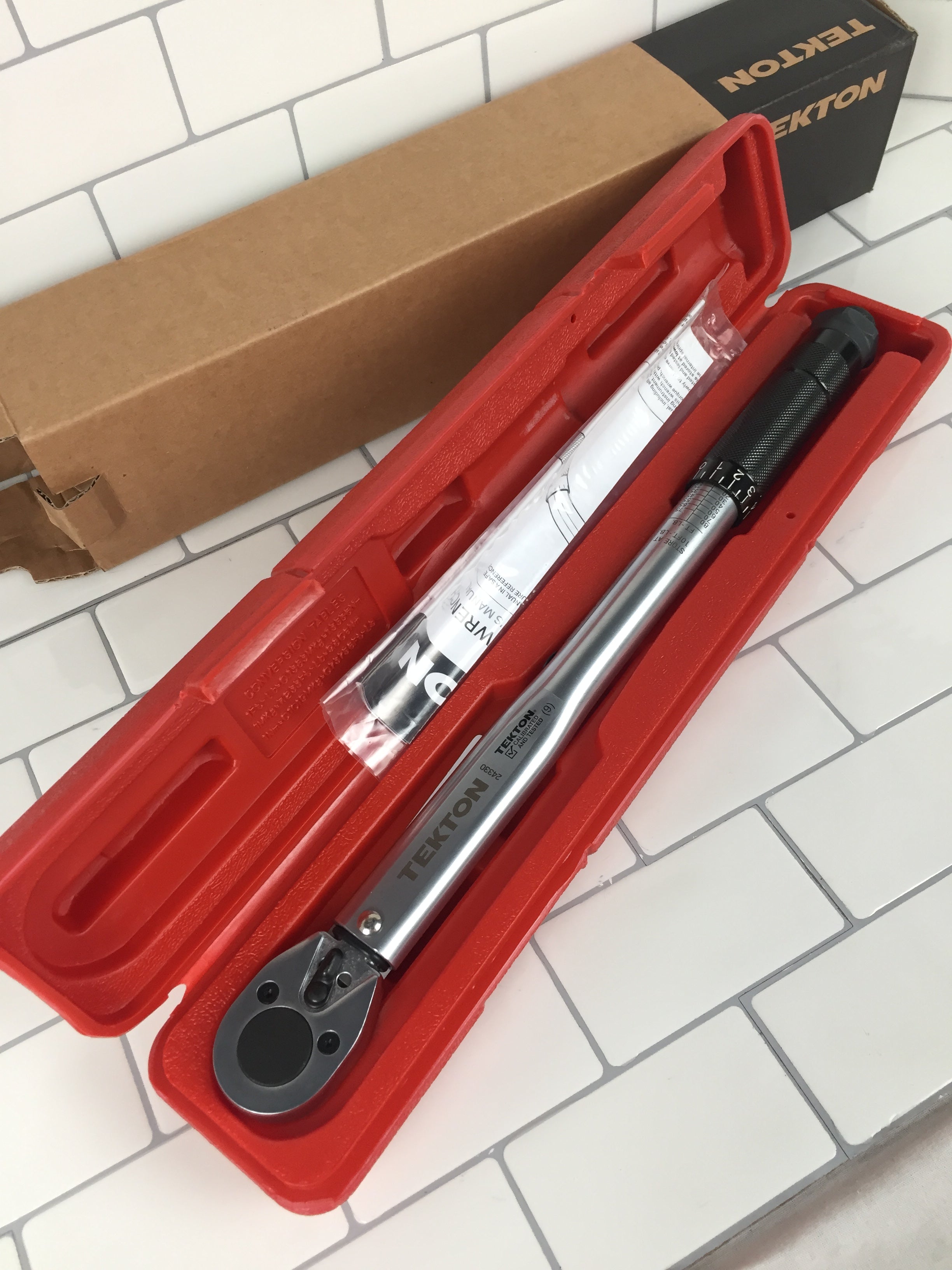 TEKTON 3/8 Inch Drive Click Torque Wrench (10-80 ft.-lb.) | 24330 (7443429884142)