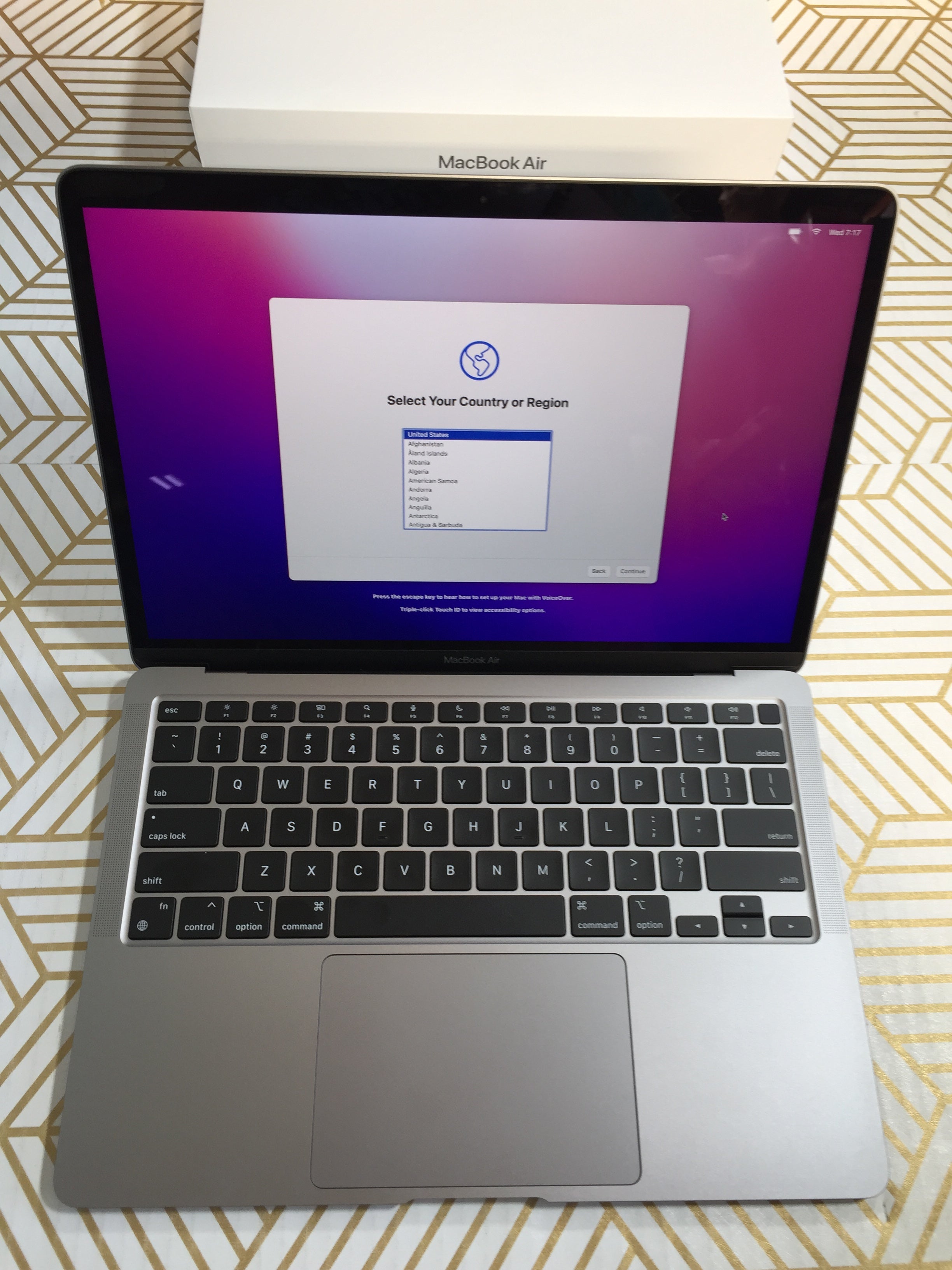 2020 Apple MacBook Air Laptop: Apple M1 Chip, 13” Retina Display, 8GB RAM, 256GB SSD Storage, Backlit Keyboard, FaceTime HD Camera, Touch ID. Works with iPhone/iPad; Space Gray (7746537980142)