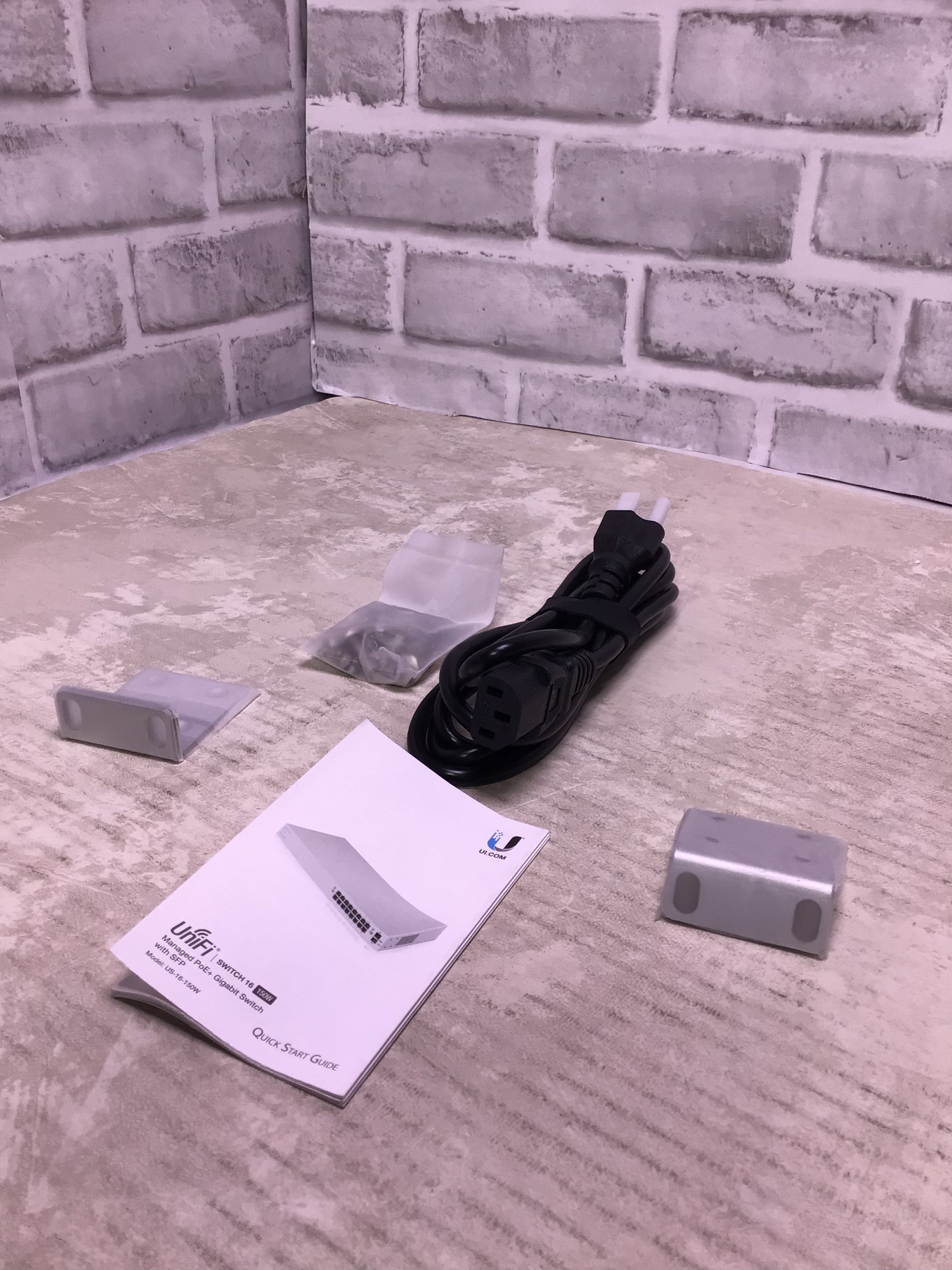 Ubiquiti US-16-150W Networks Networks UniFi Switch, 16 Port, Silver (7731184074990)