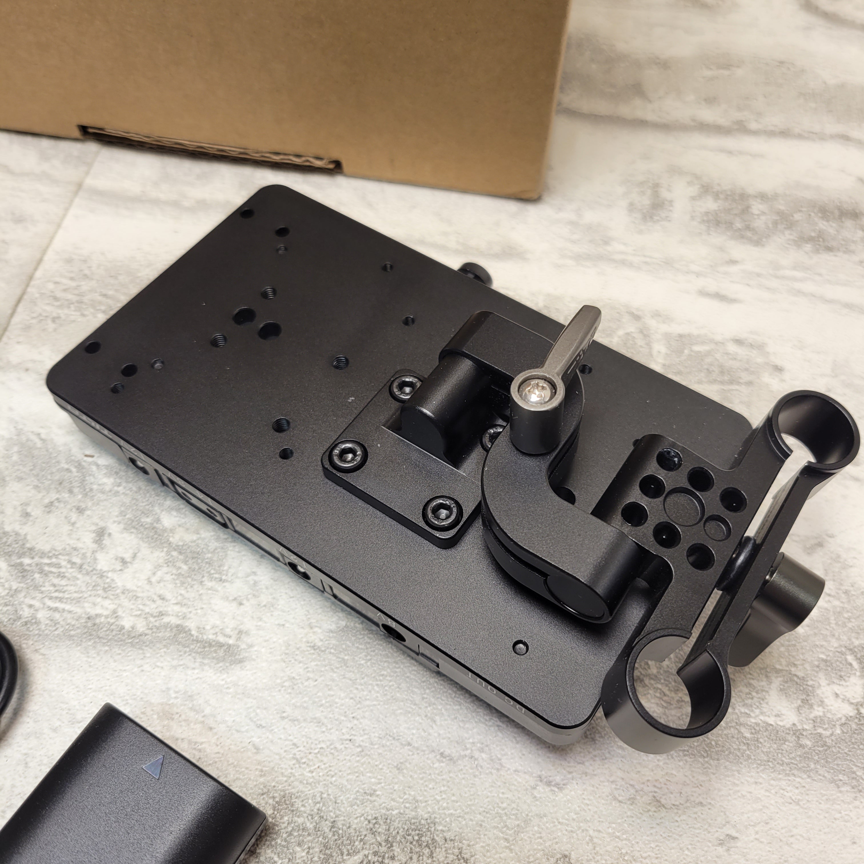 Tilta BMPCC Power Supply System, V-Mount (7845407719662)