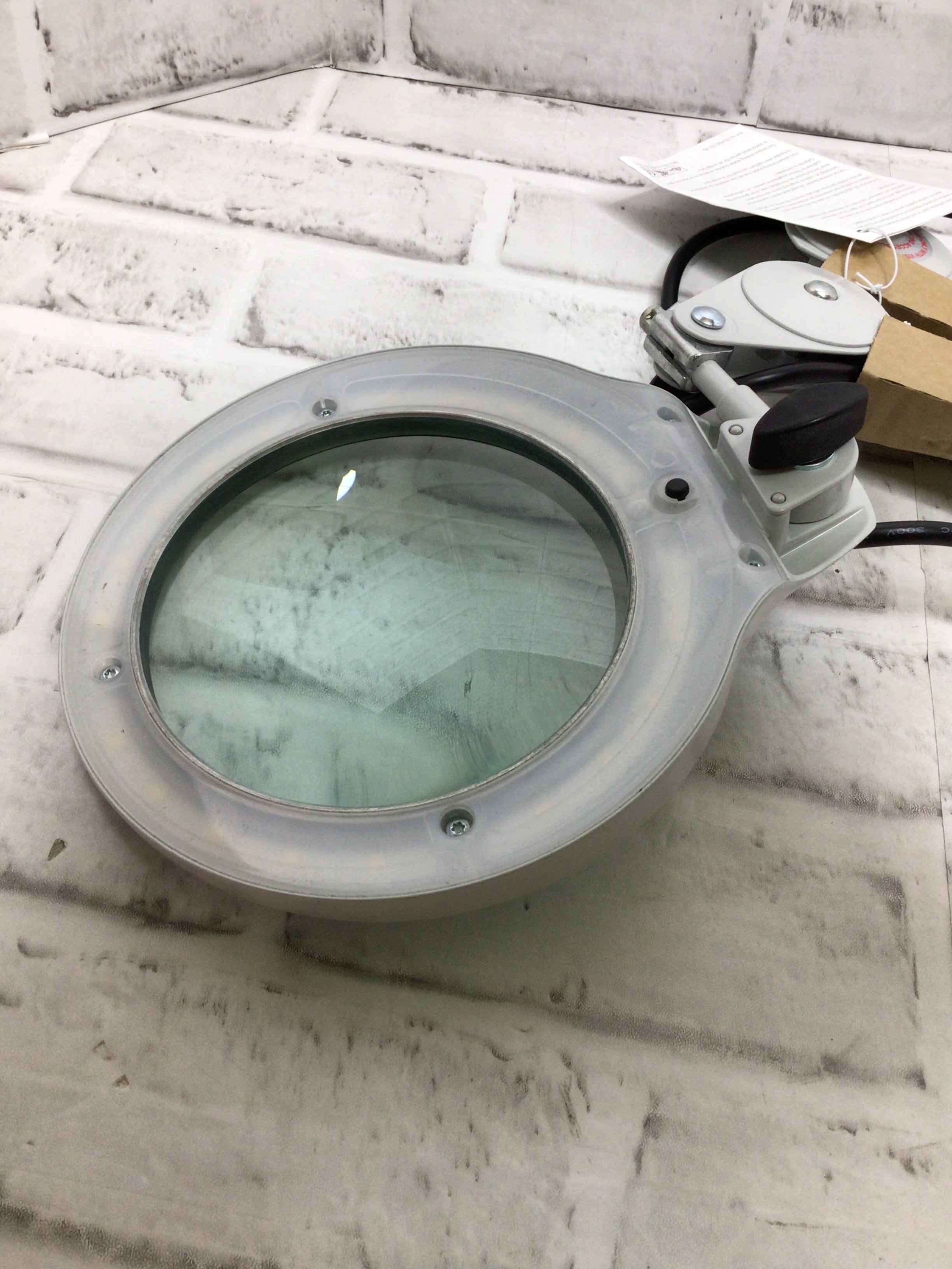 VISION-LUXO LFG028217 Magnifier Light,3 Diopter,30