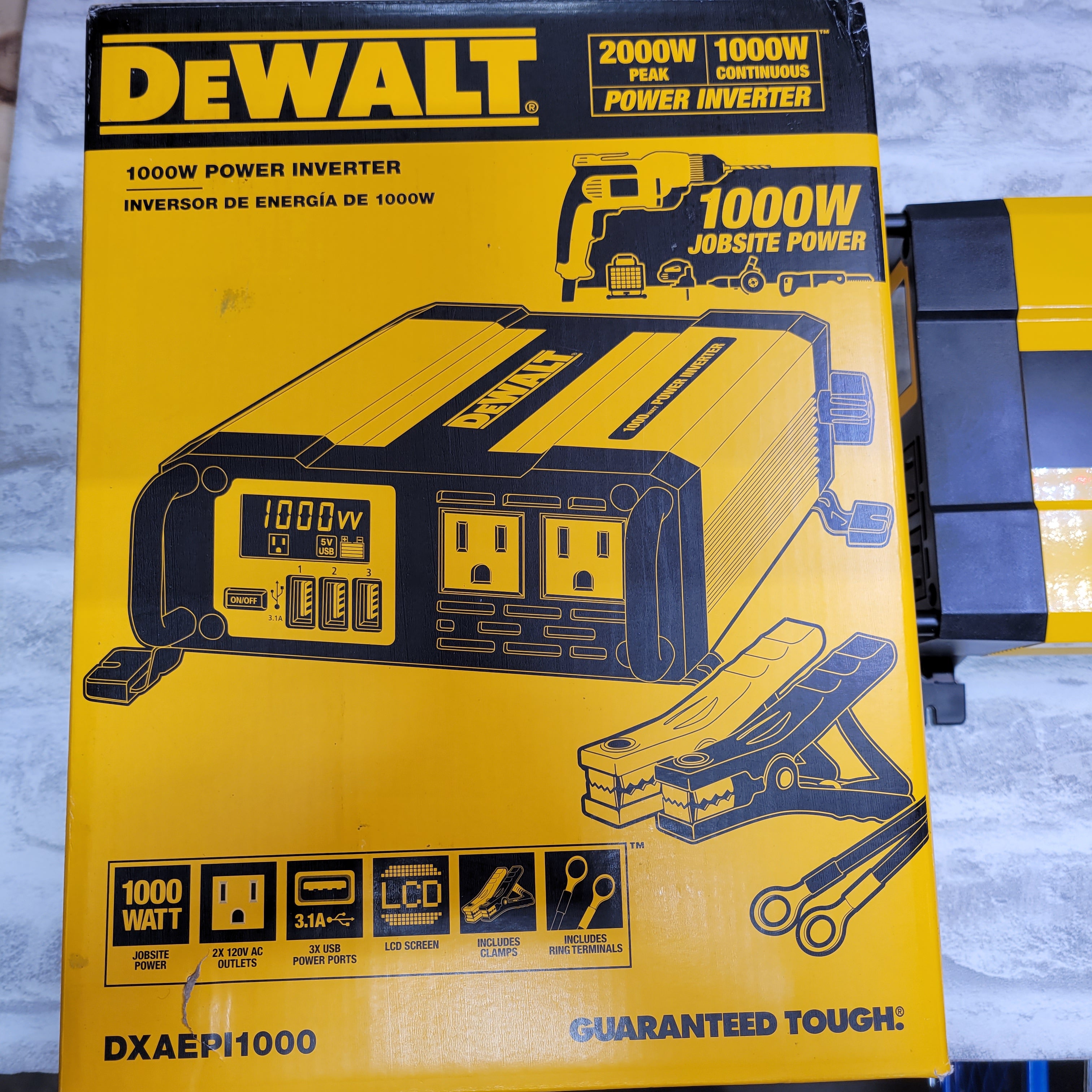 DEWALT DXAEPI1000 Power Inverter:120V AC Outlets, 3.1A USB Ports, Battery Clamps (7680613023982)