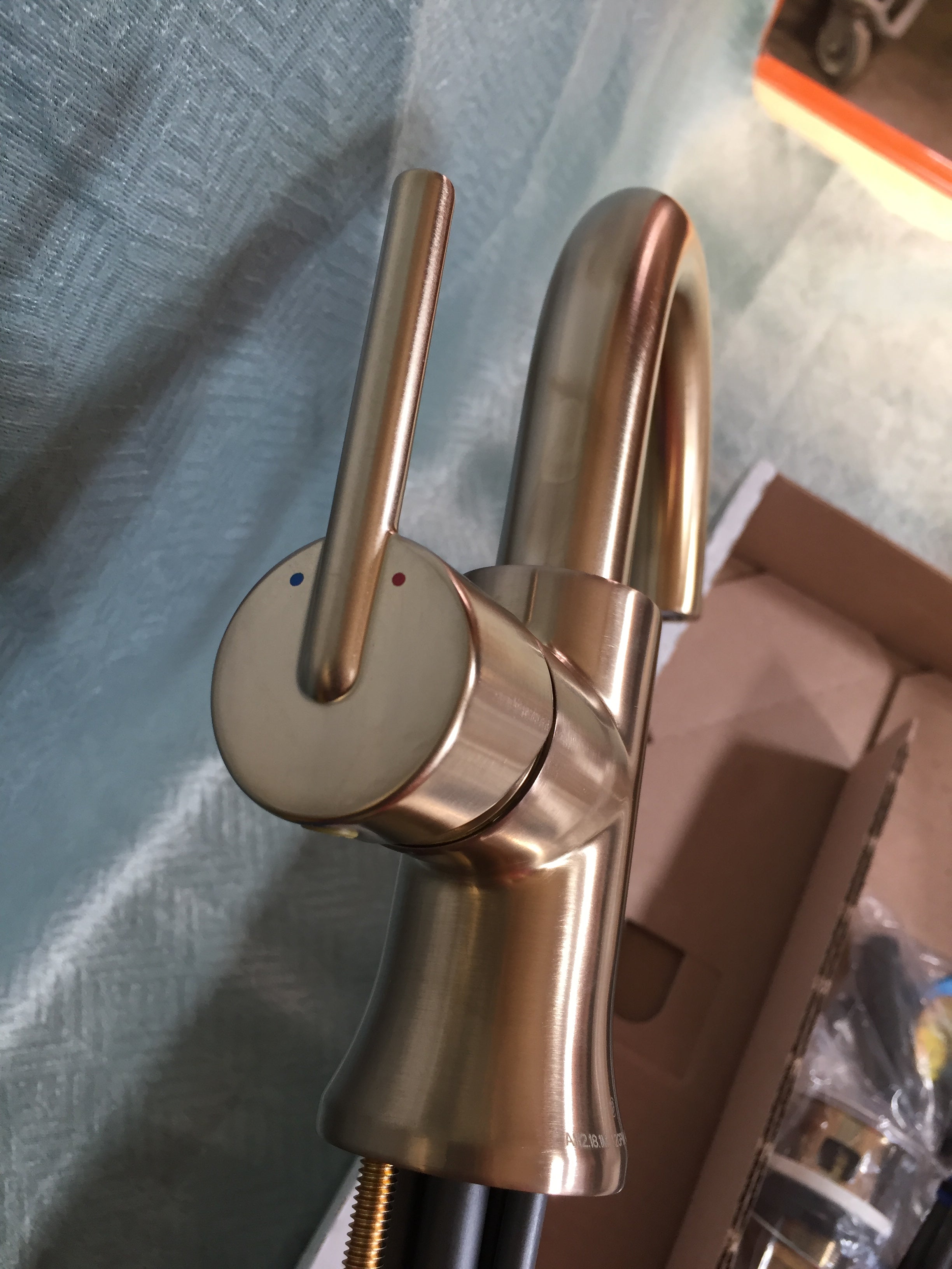 Delta Trinsic Single Hole Bathroom Faucet, Champagne Bronze 559HA-CZ-DST (7649970913518)