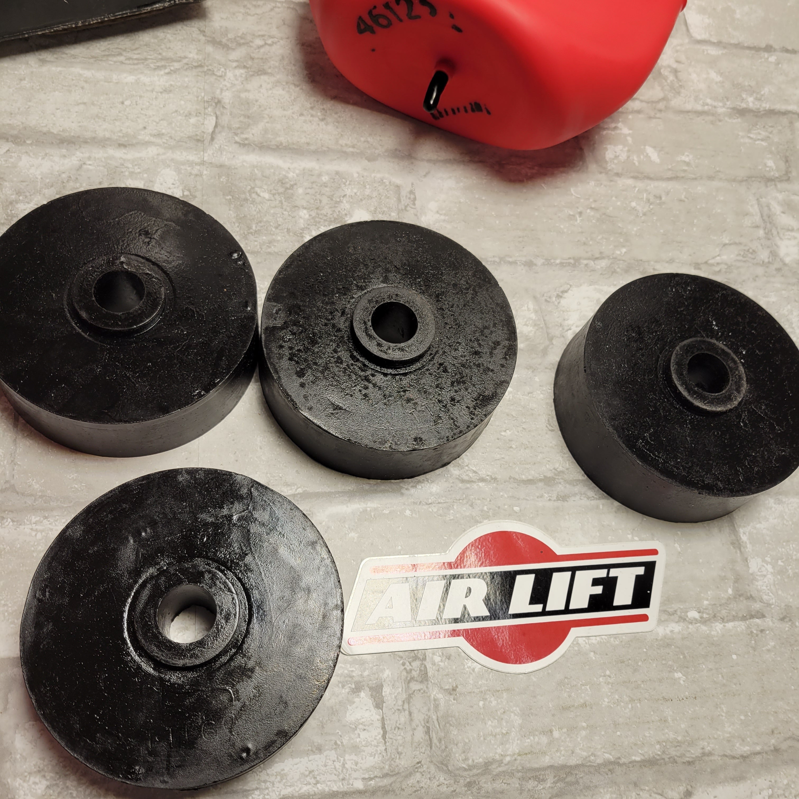 AIR LIFT 61792 1000 Series Rear Air Spring Kit *MISSING PARTS* (8037929615598)