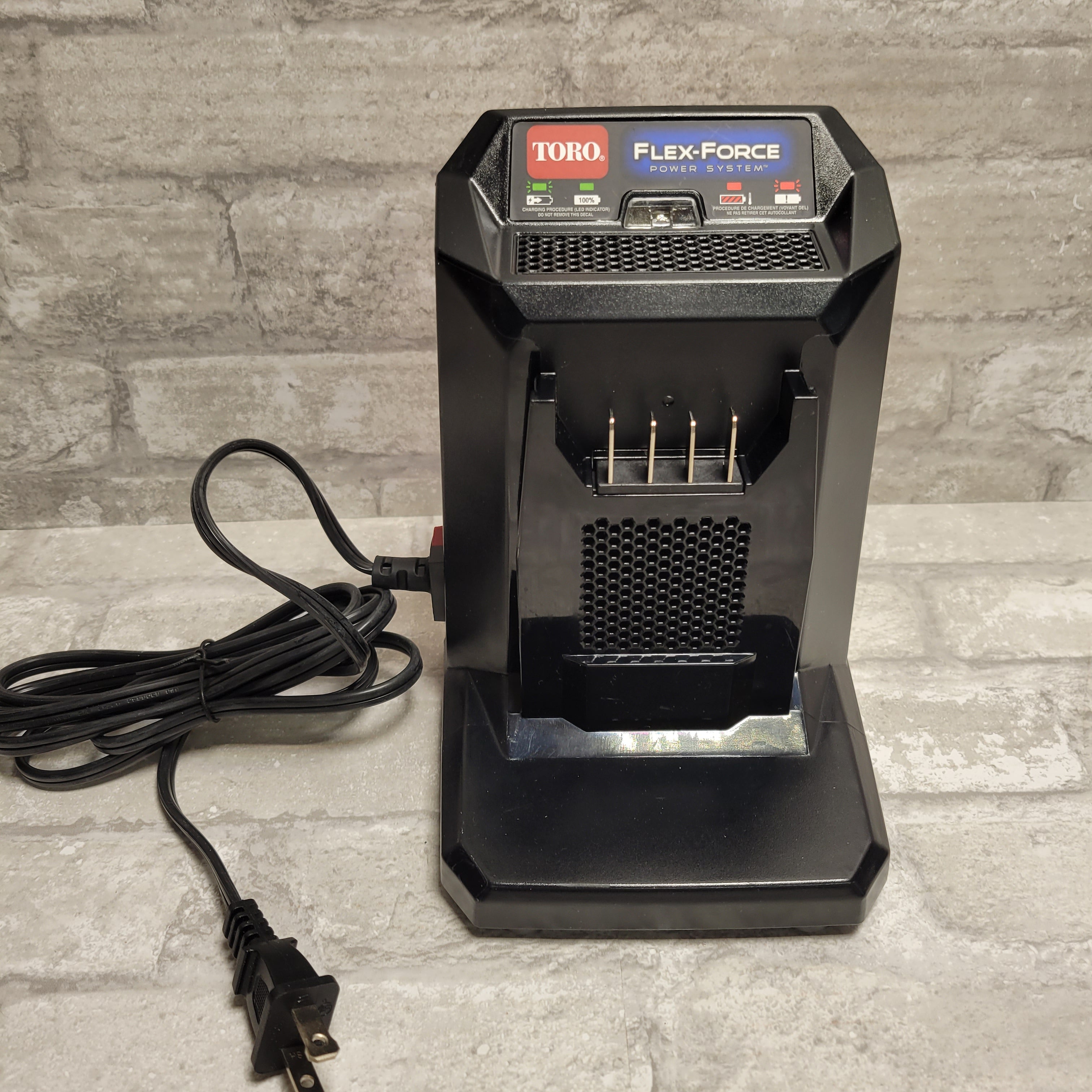 Toro Flex-Force Power System 60-Volt MAX Lithium-Ion Battery Charger 137-9440 (8026194215150)