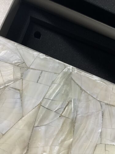 RARE Amazing Kendra Scott Mother of Pearl Tray (6922748985527)