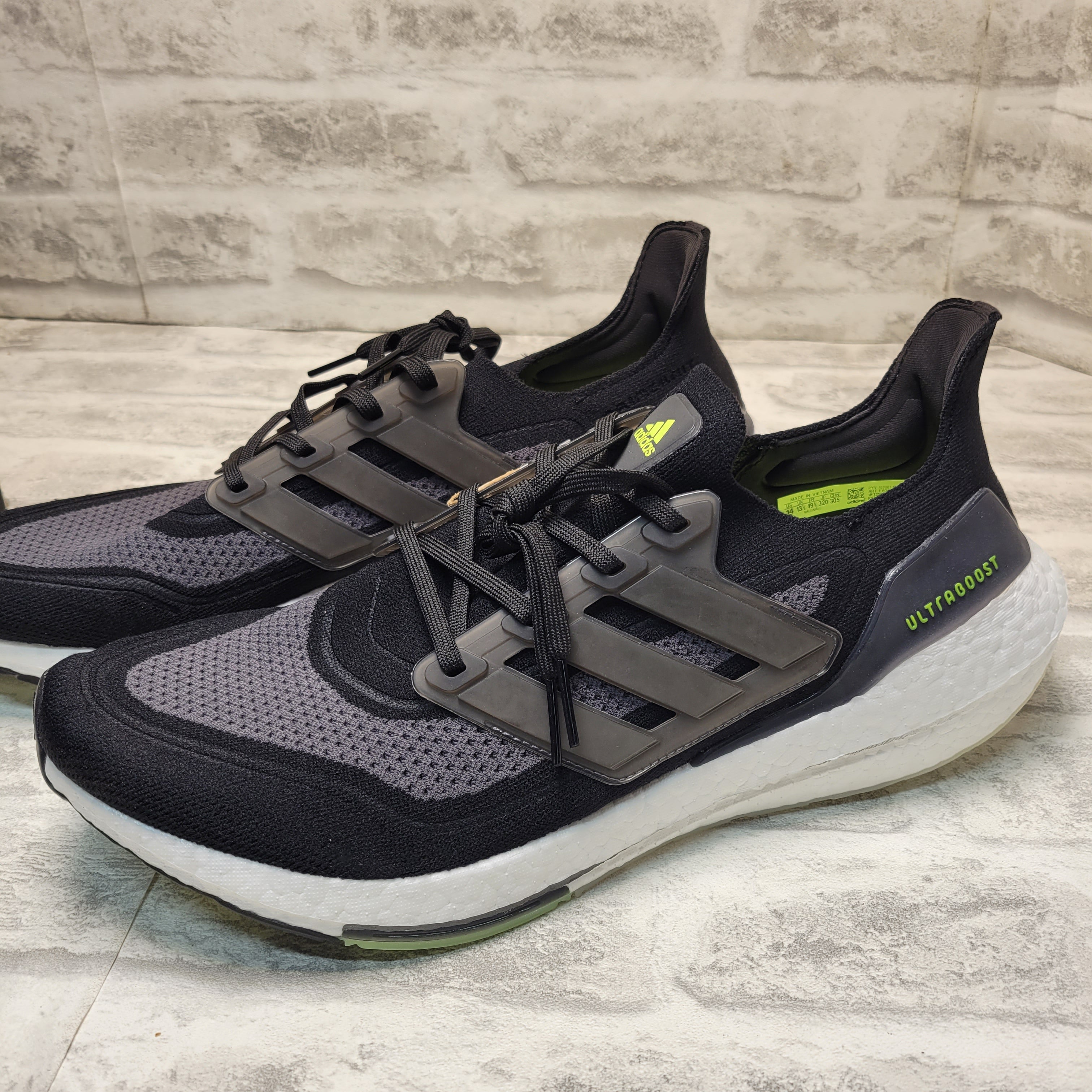 adidas Men's Ultraboost 21 Running Shoe (14, Black/Silver Metallic/Solar Yellow) (7846932742382)