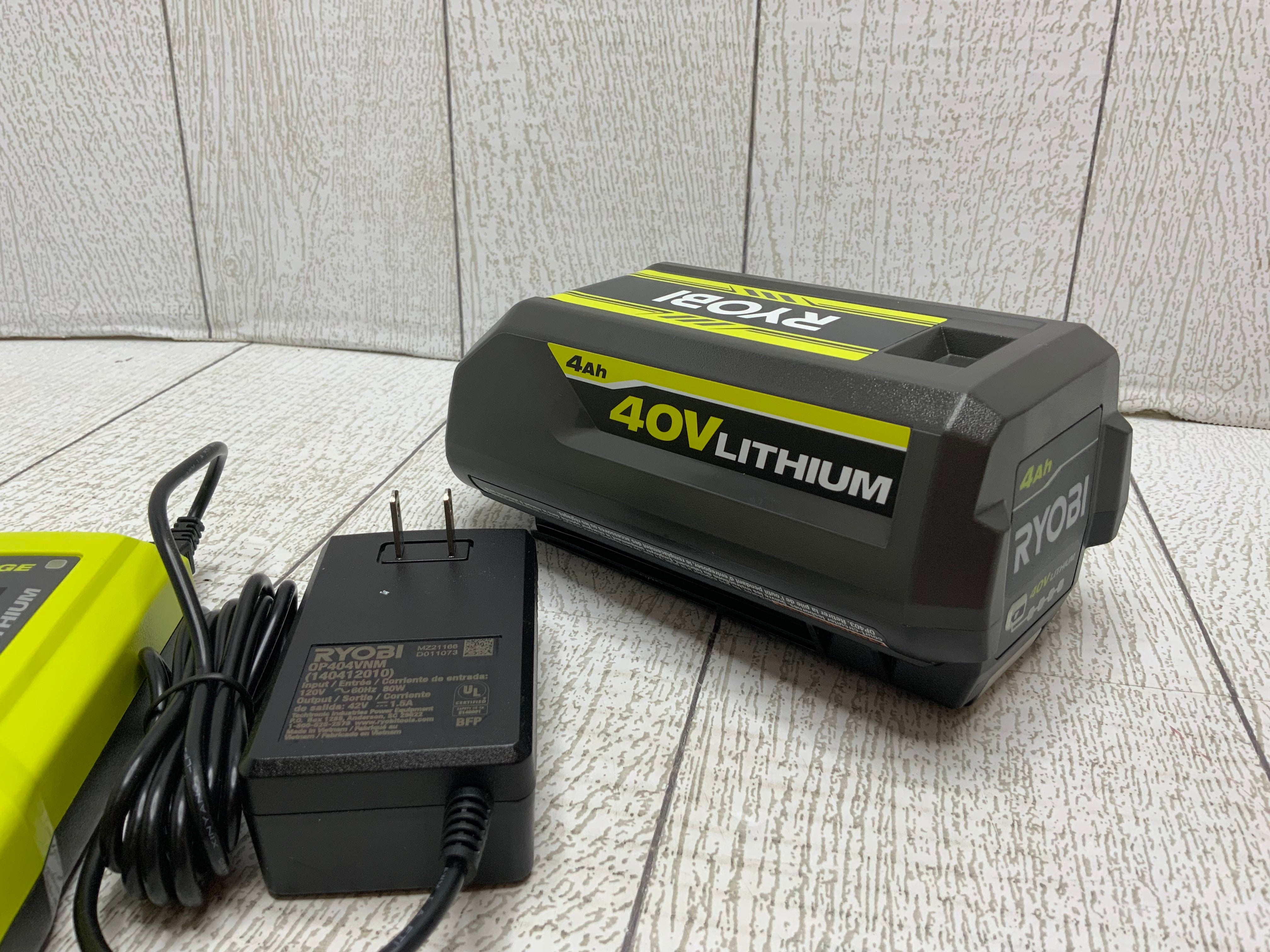 Ryobi 40V 4Ah Lithium-Ion Battery & Charger (OP4040VNM) (8057209880814)
