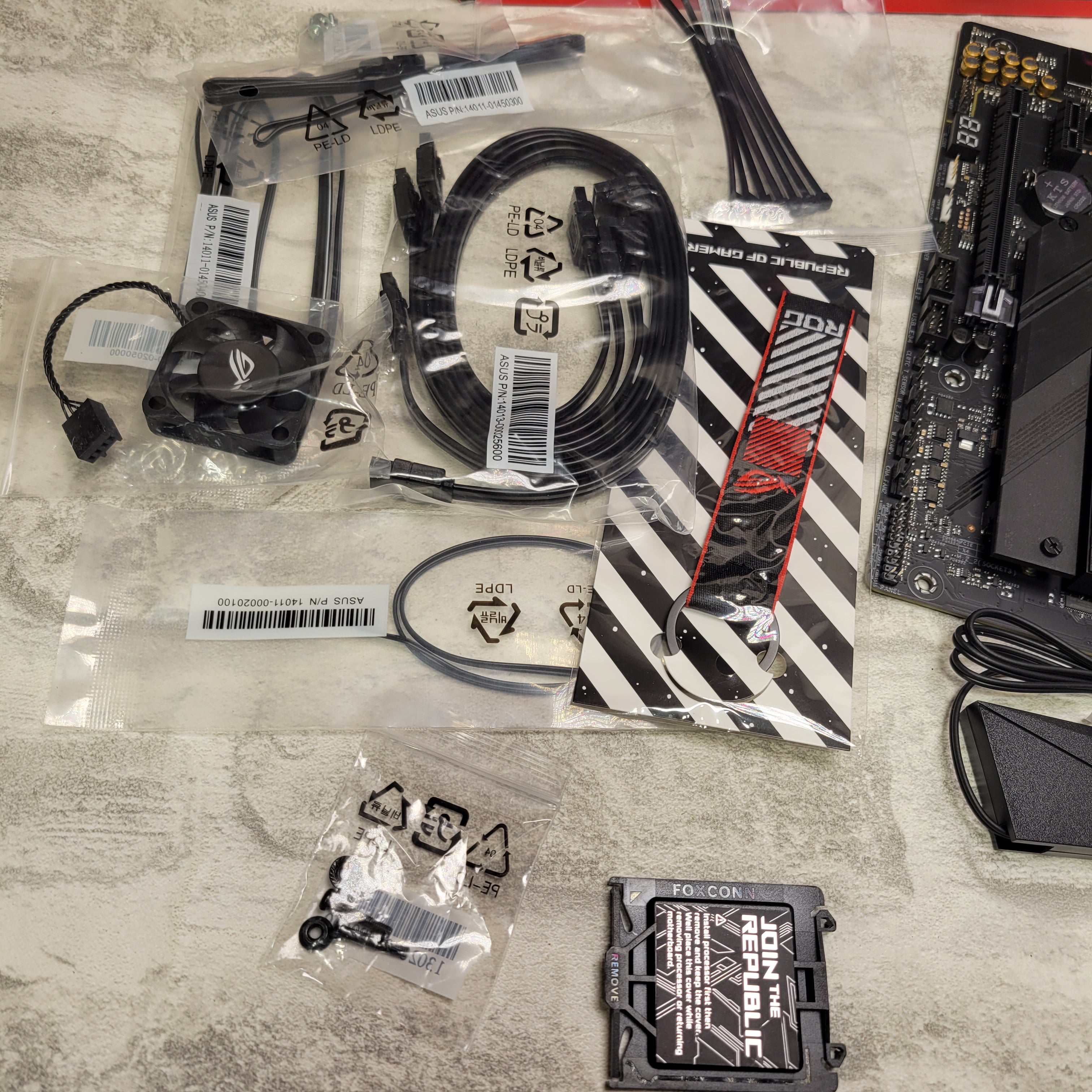 *DAMAGED* ASUS ROG STRIX Z490-E Gaming Motherboard Intel Z490 LGA 1200 (7777873264878)