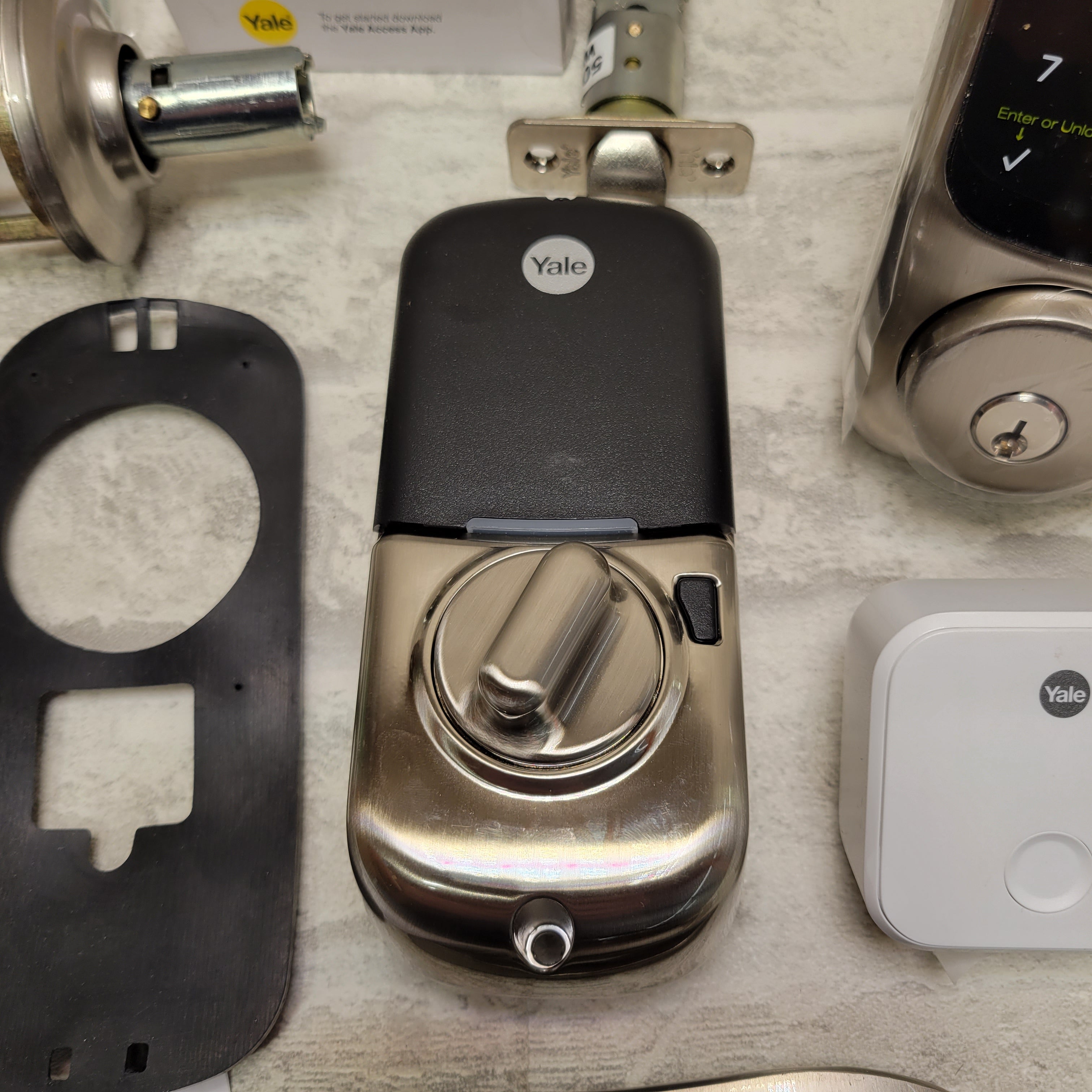 Yale Assure Lock Touchscreen, Wi-Fi Smart Lock with Norwood Lever, Satin Nickel (7699764740334)