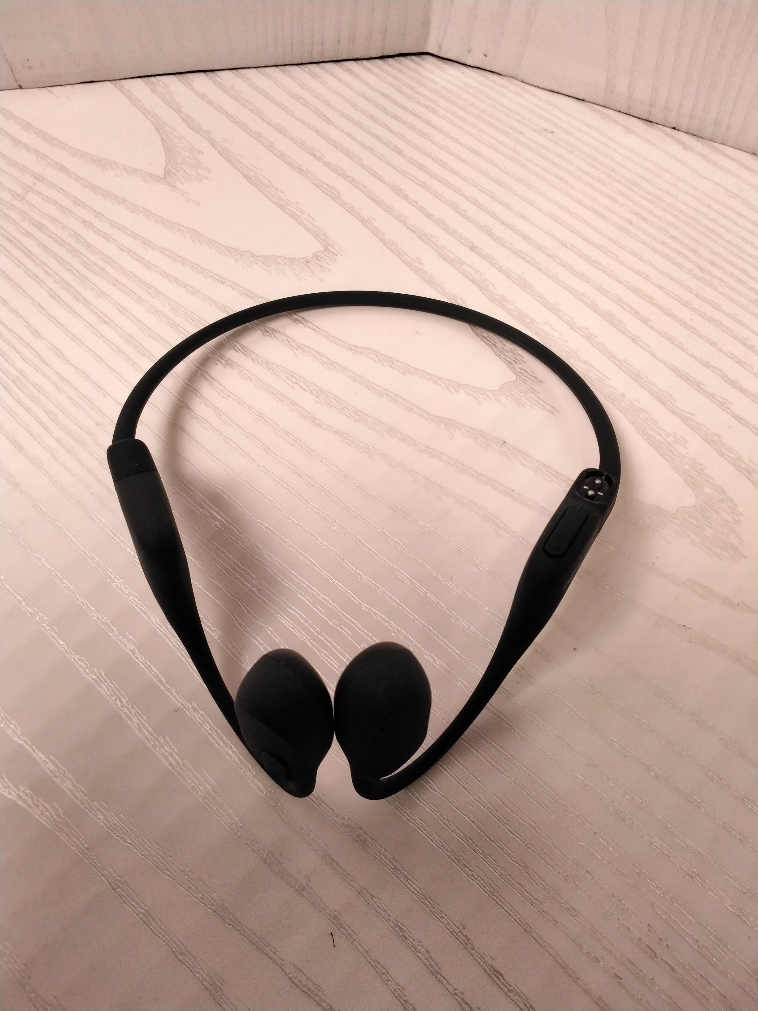 AfterShokz Aeropex - Open-Ear Bluetooth Bone Conduction Sport Headphones, Black (7760500687086)