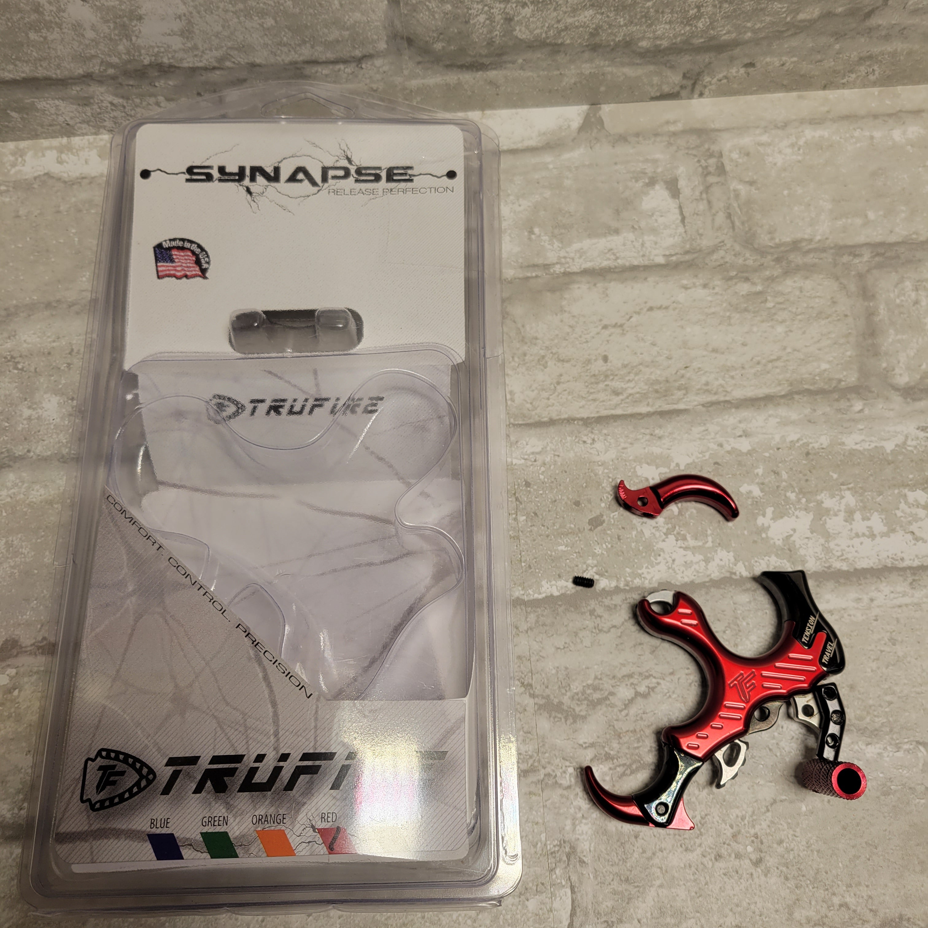 Tru Fire Release Synapse Thumb Button Release 3 Finger Red SYN-R *DAMAGED* (8032896286958)