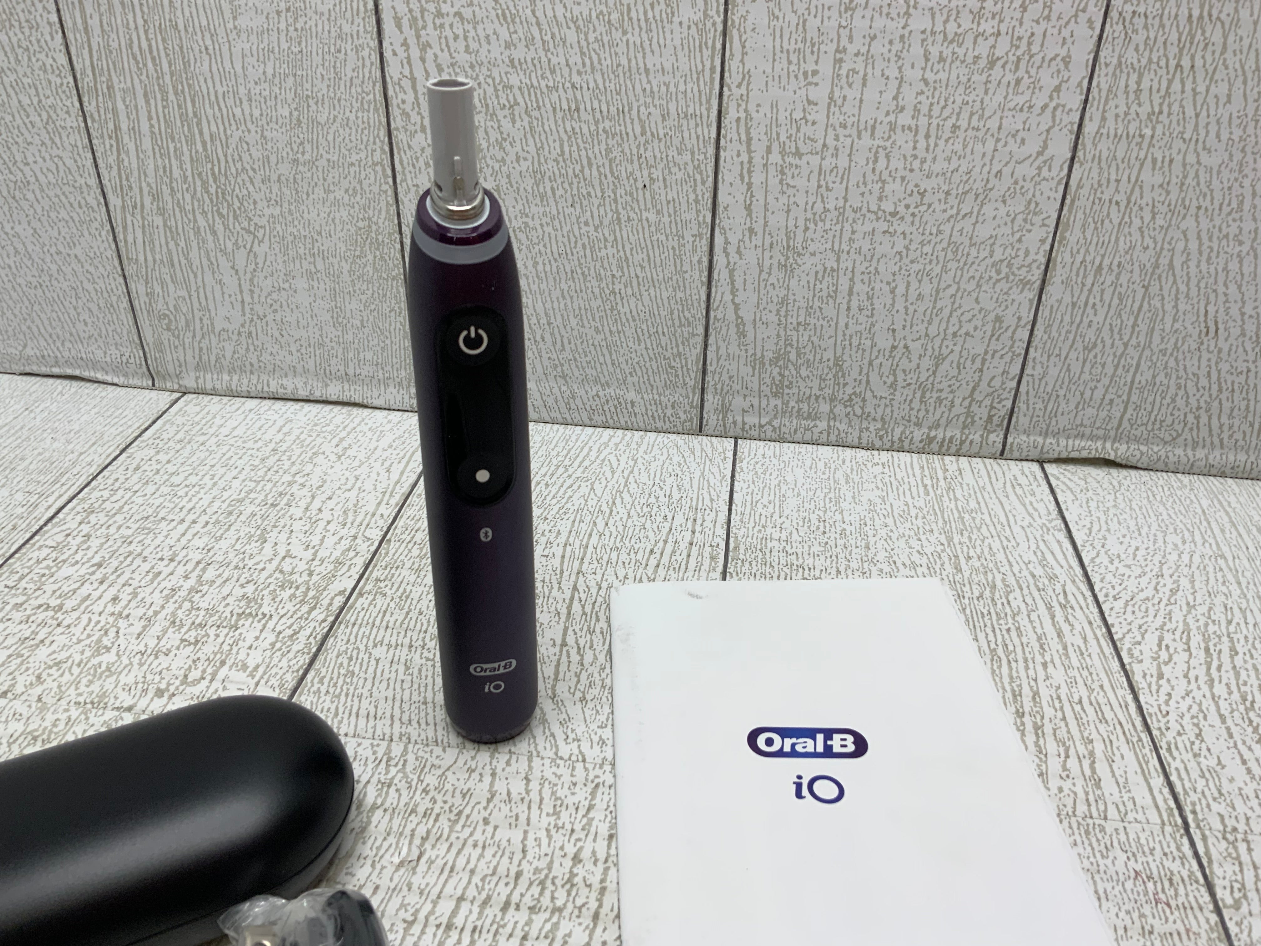 Oral-B iO Series 8 Electric Toothbrush with 2 Replacement Brush Heads, Violet Ametrine (8050792104174)