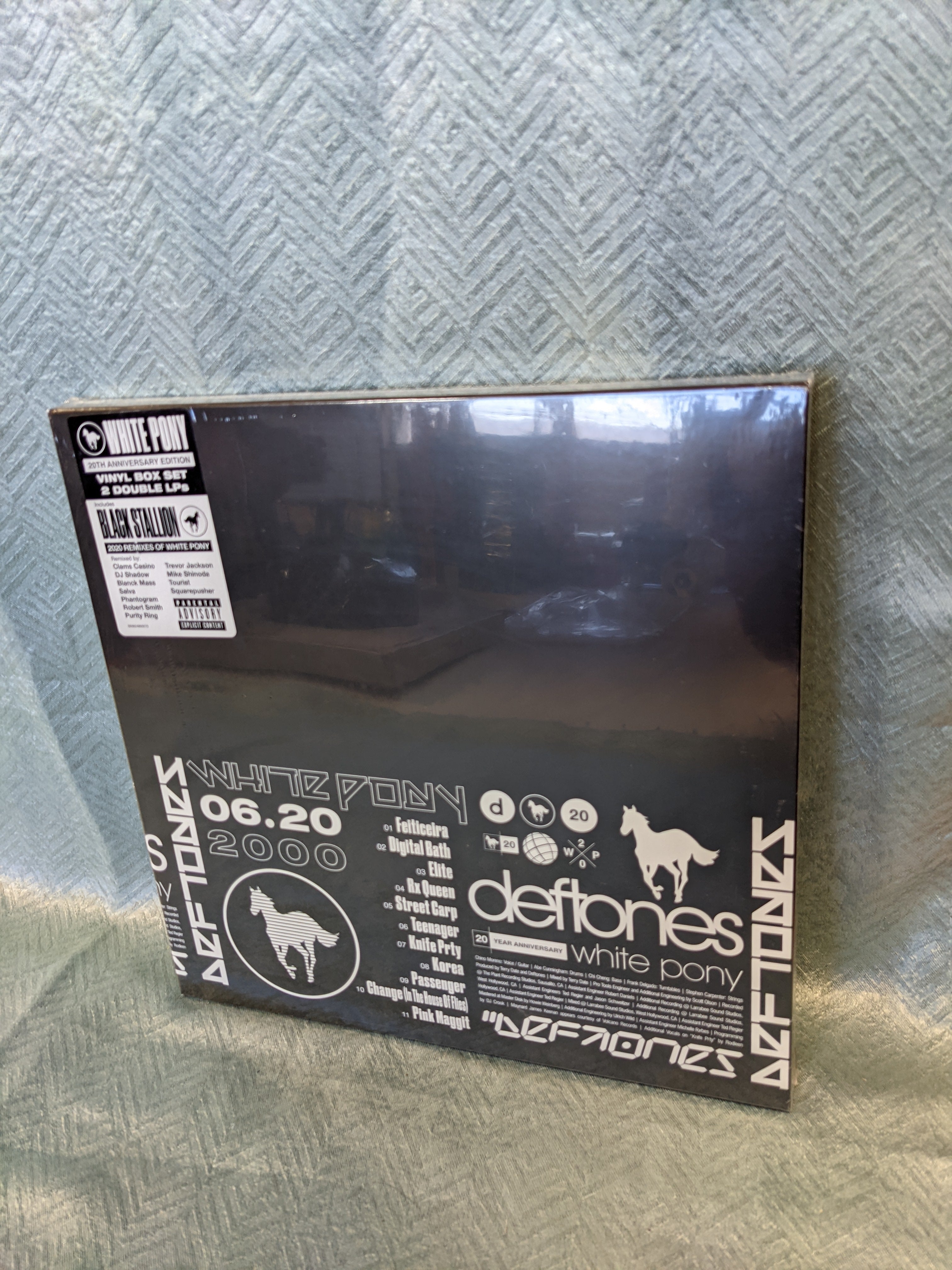 White Pony 20th Anniversary (7544122245358)