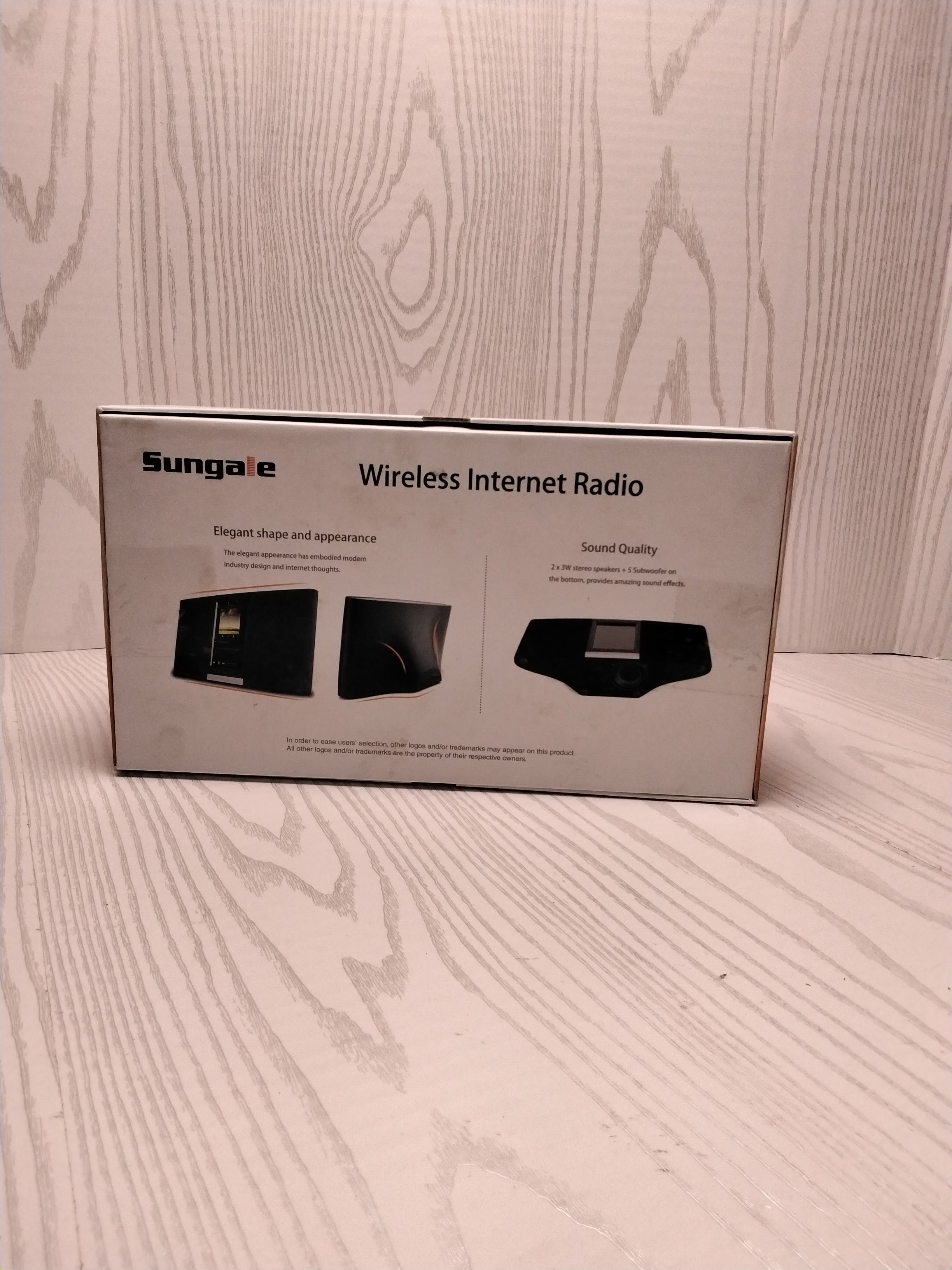 Sungale Wi-Fi Internet Radio with Touchscreen Navigation, Black, KWS433 (7704140611822)