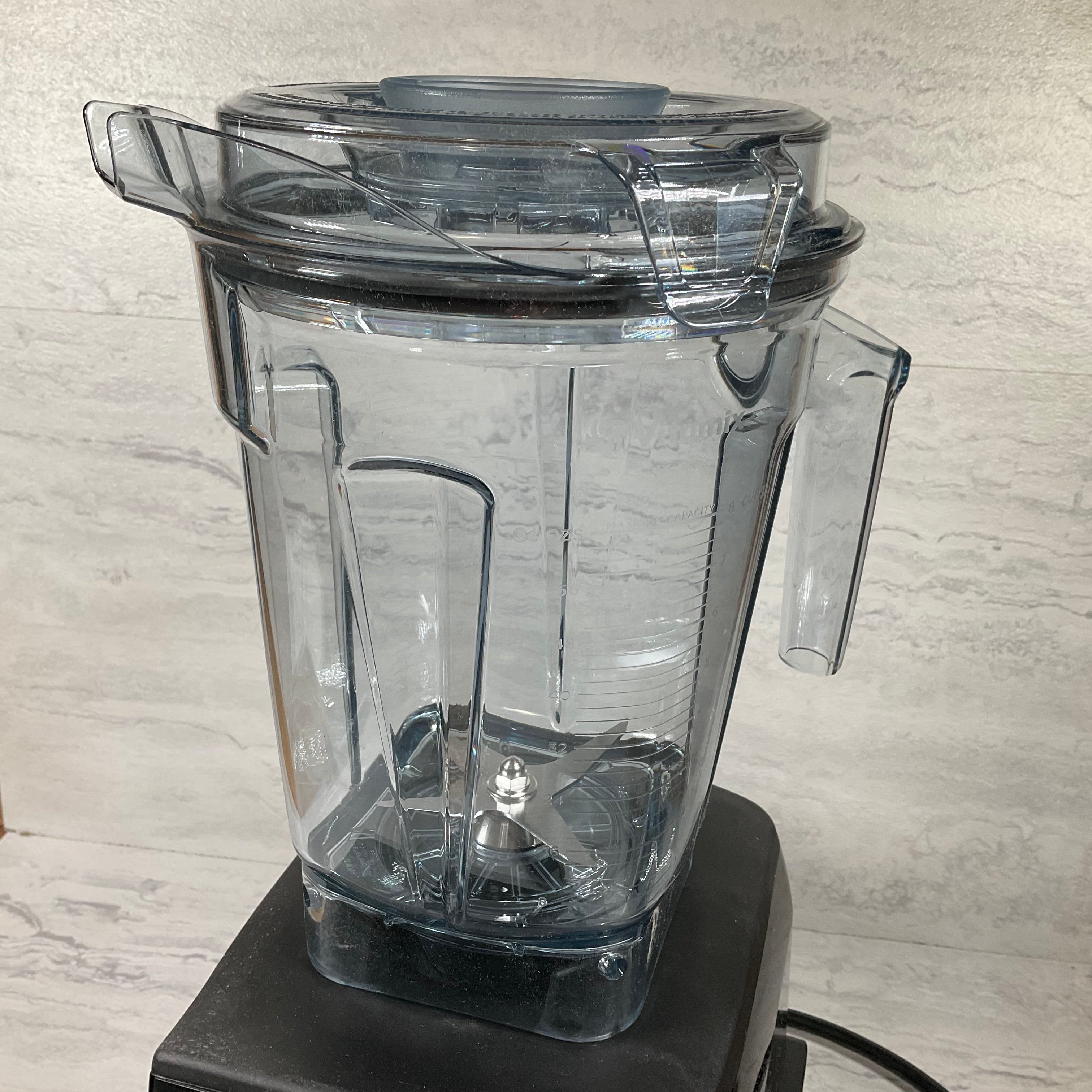 Vitamix A2500 Ascent Series Smart Blender, 64 oz. LowProfile Containe