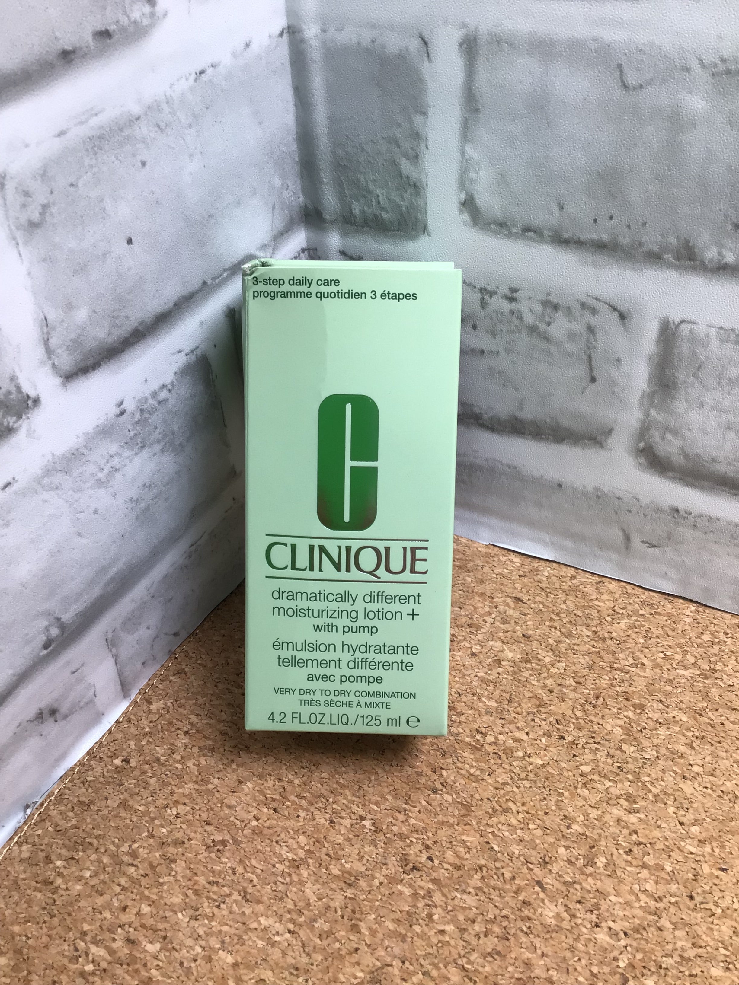 Clinique Dramatically Different Moisturizing Lotion Combination Skin 4.2 oz (7755823939822)