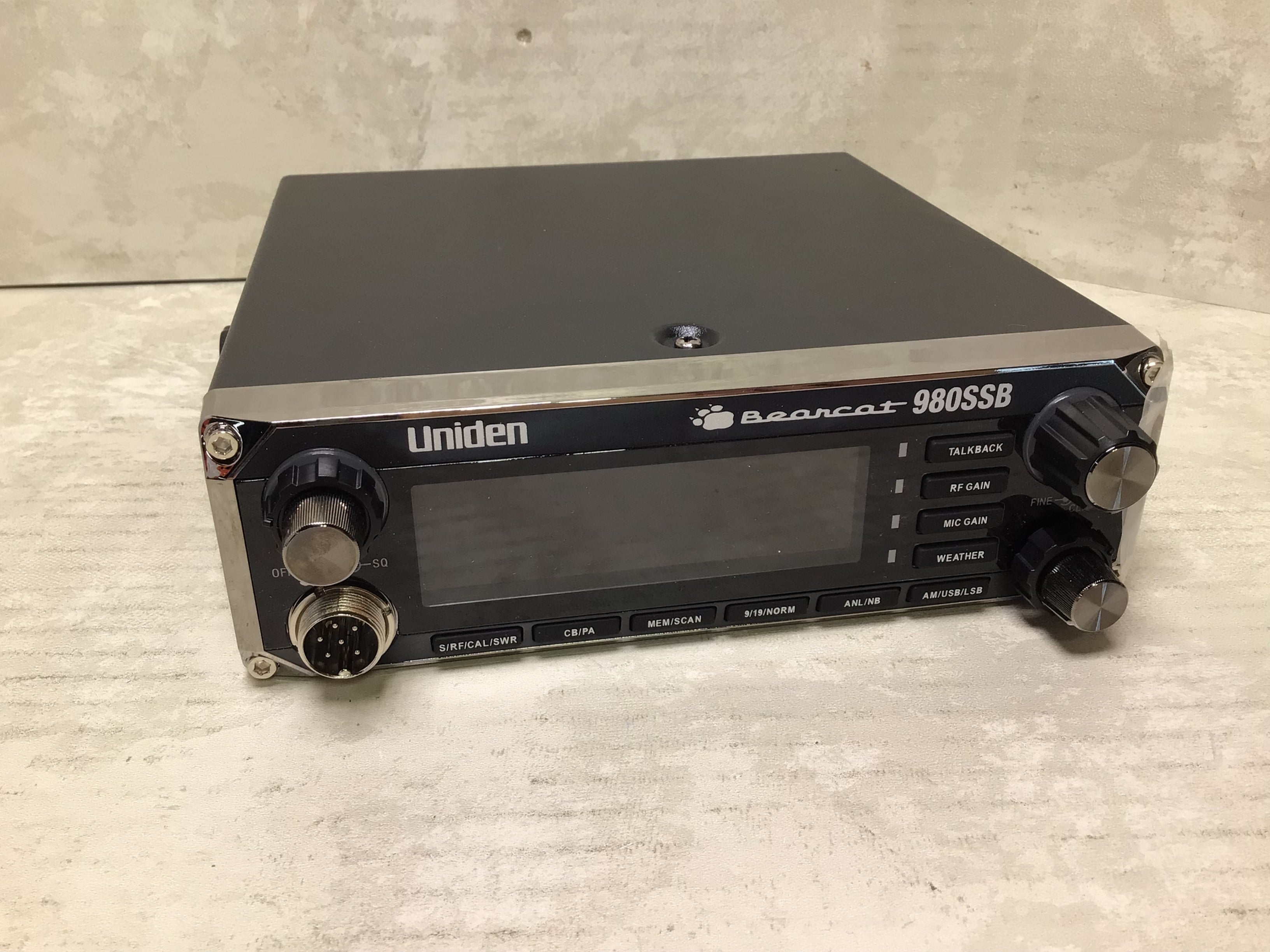 Uniden BEARCAT 980 40- Channel SSB CB Radio with Sideband NOAA WeatherBand (7697960141038)