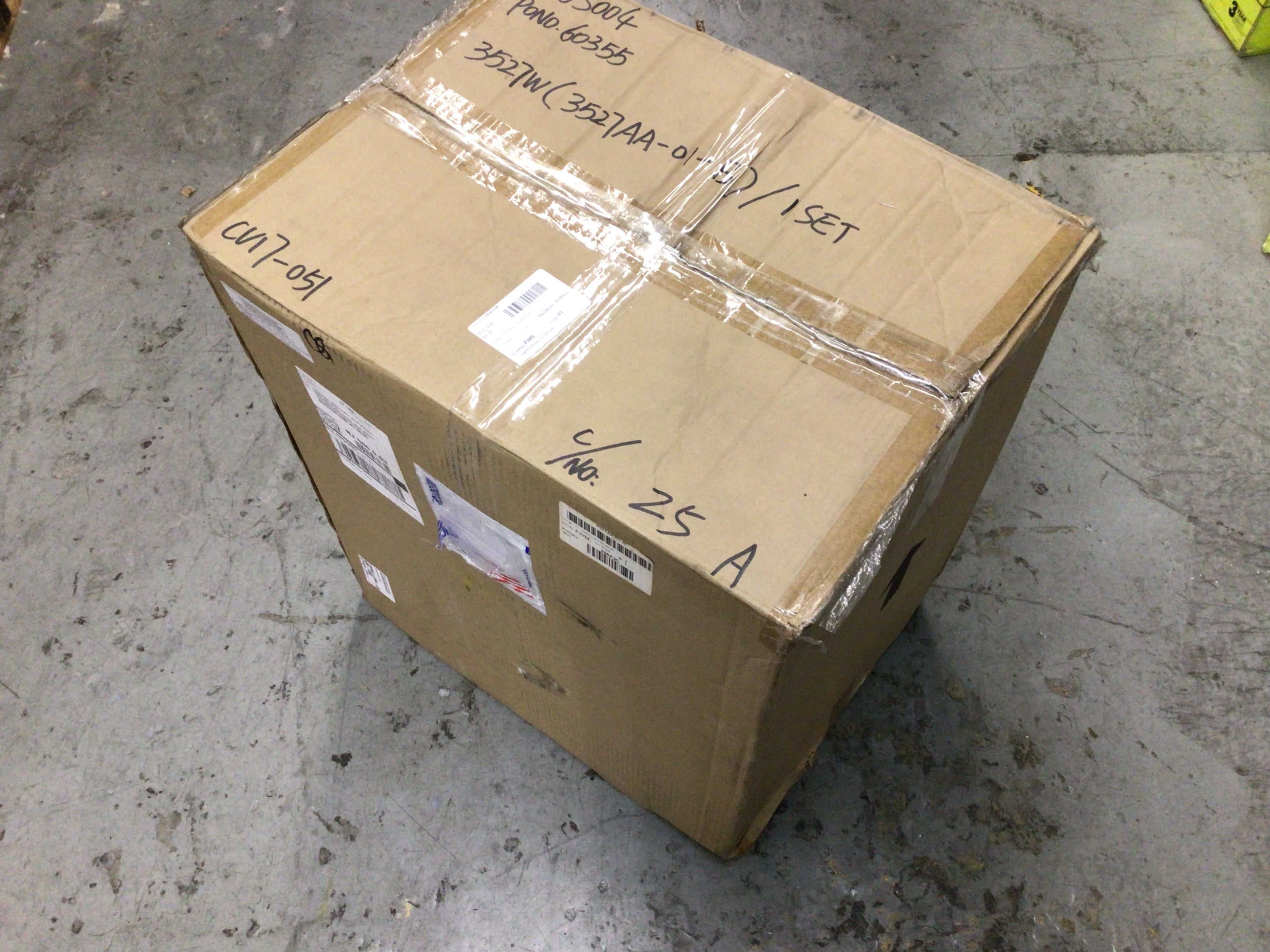 Tornado 3527AA-01-B 17 Gallon Tank, Black **OPEN BOX - READ** (8130624520430)