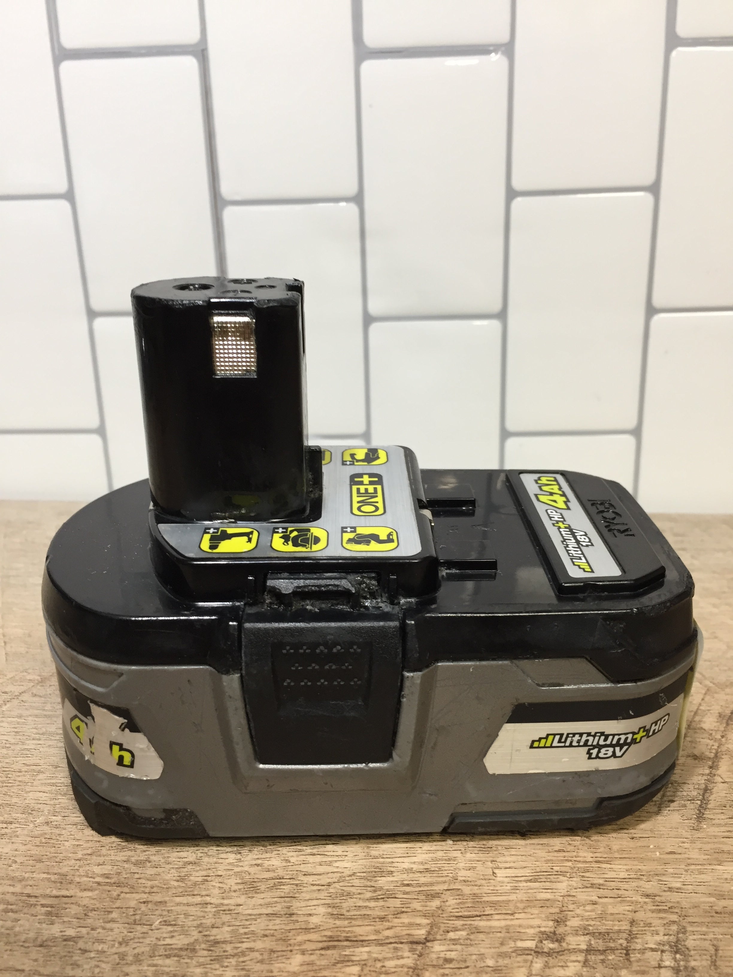 **PARTS ONLY** Genuine RYOBI P192 18V 4.0Ah Battery **DEFECTIVE** (7430710722798)