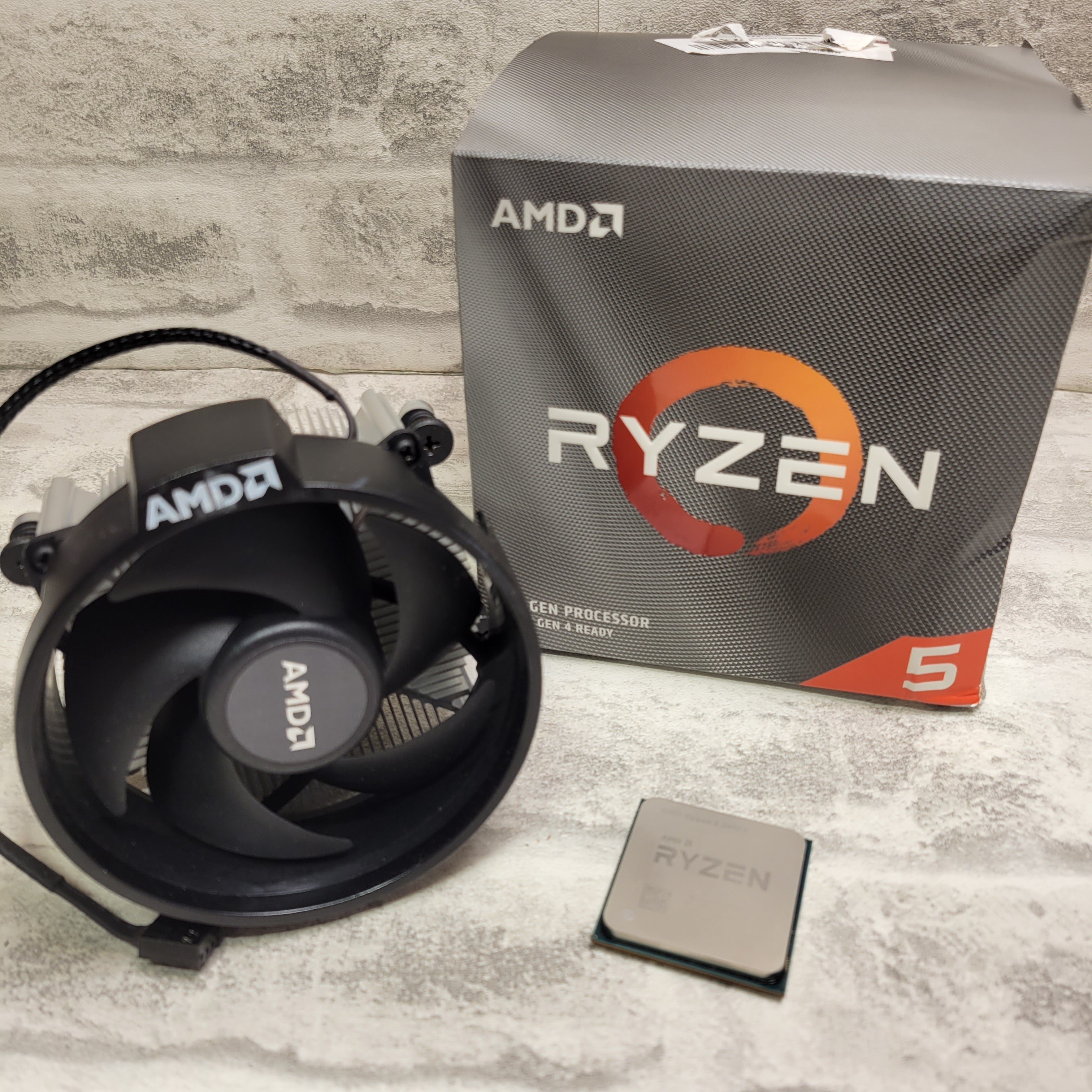 AMD Ryzen 5 3600X 6-Core, 12-Thread Desktop Processor & Wraith Spire Cooler (7777906688238)