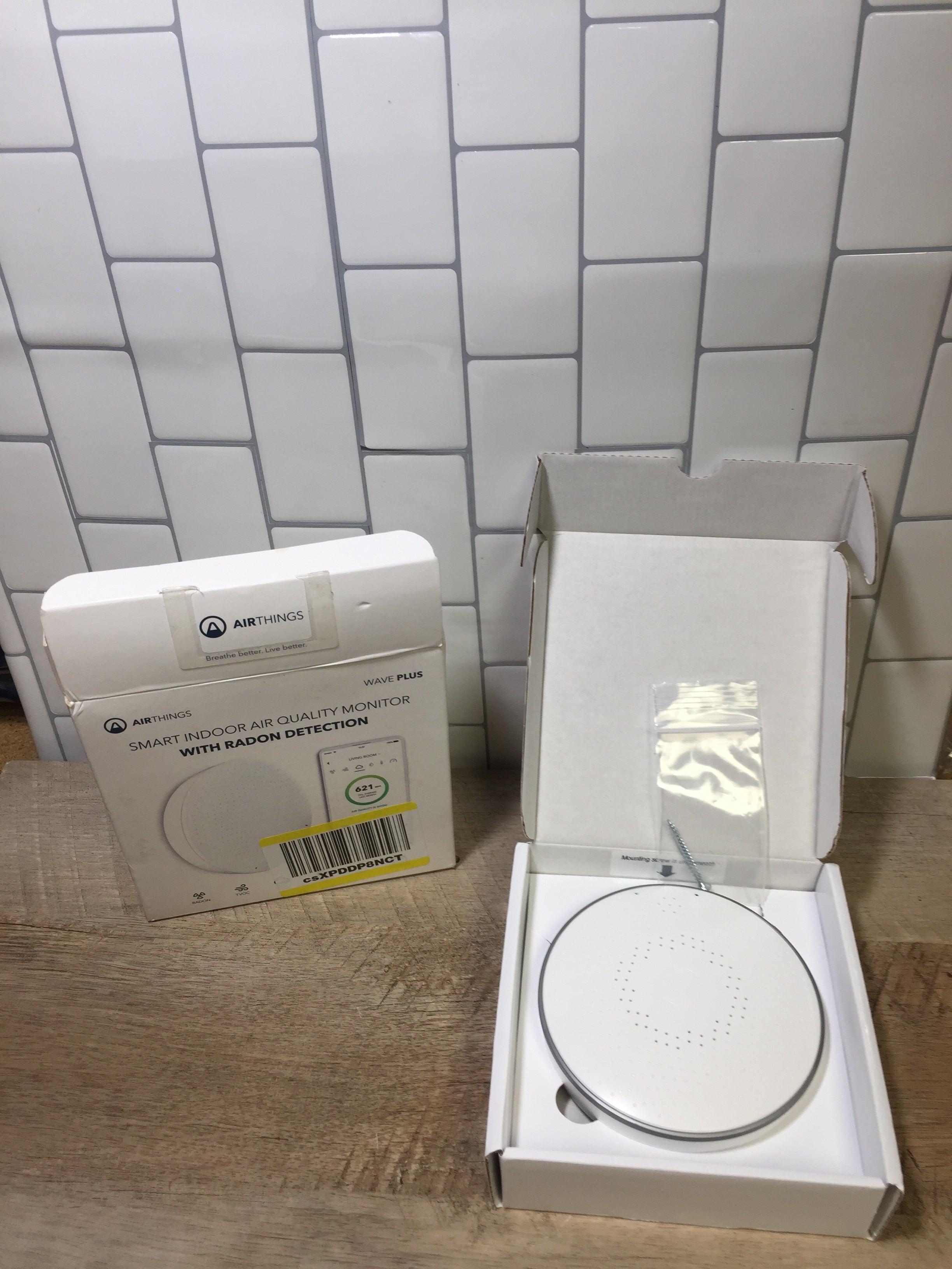 Airthings 2930 WavePlus - Radon & Air Quality Monitor (CO2, VOC, Humidity, Temp) (6963578470583)